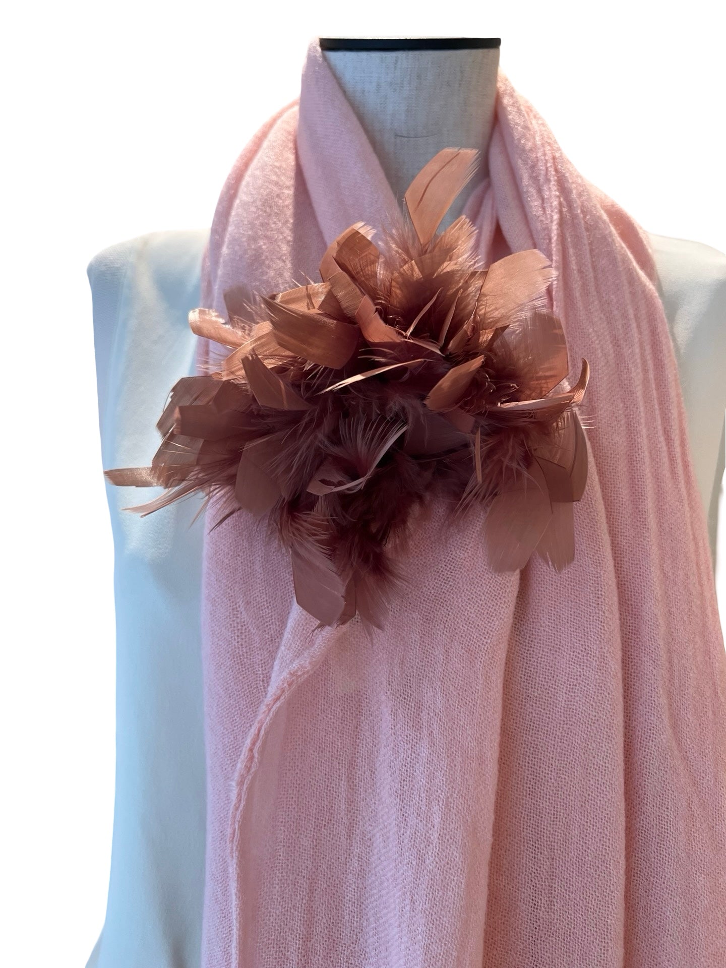 Broche Il Baco Da Seta Plumas Pequeño Nude