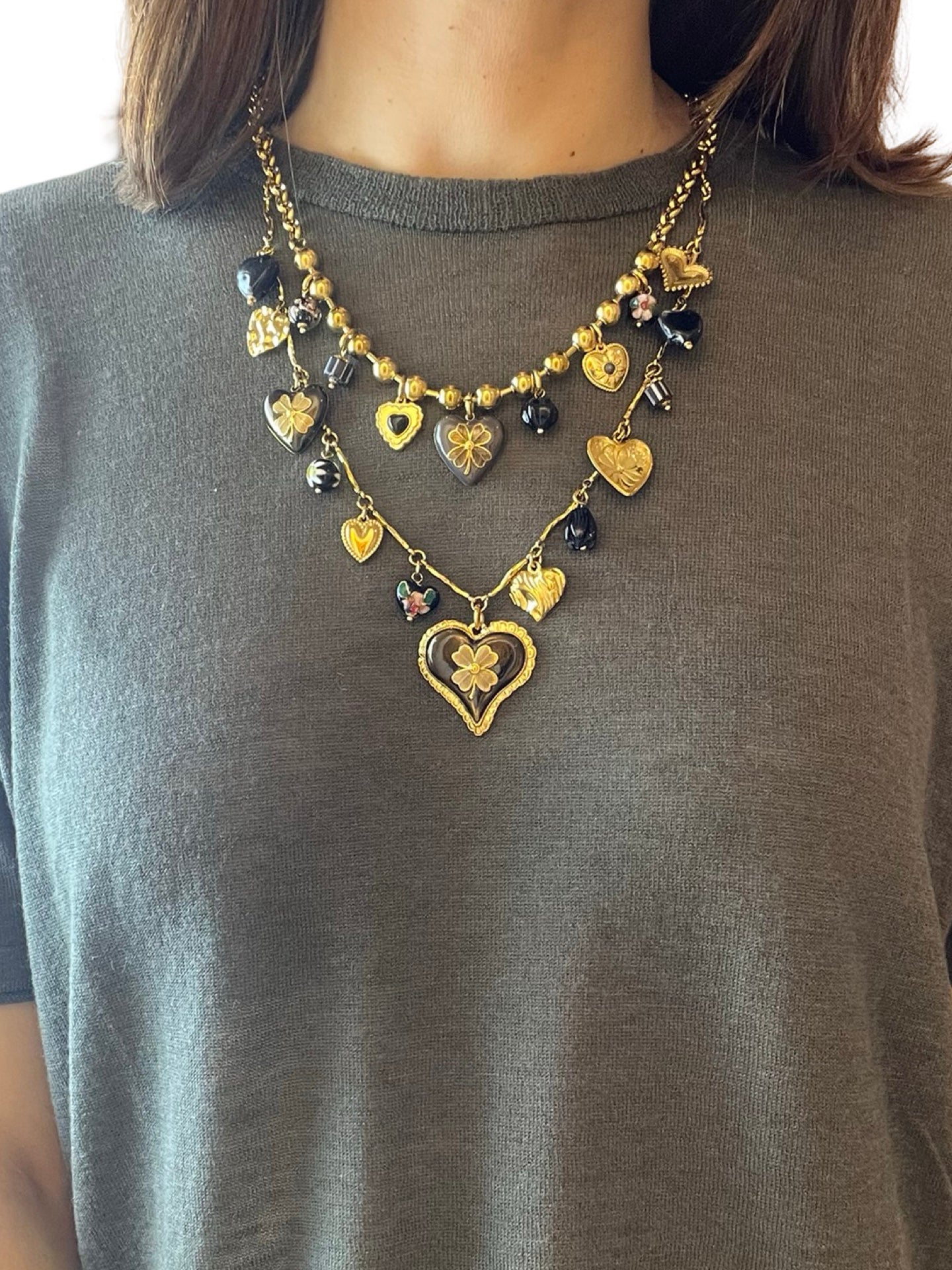 Collar Il Baco Da Seta Corazones y Piedras