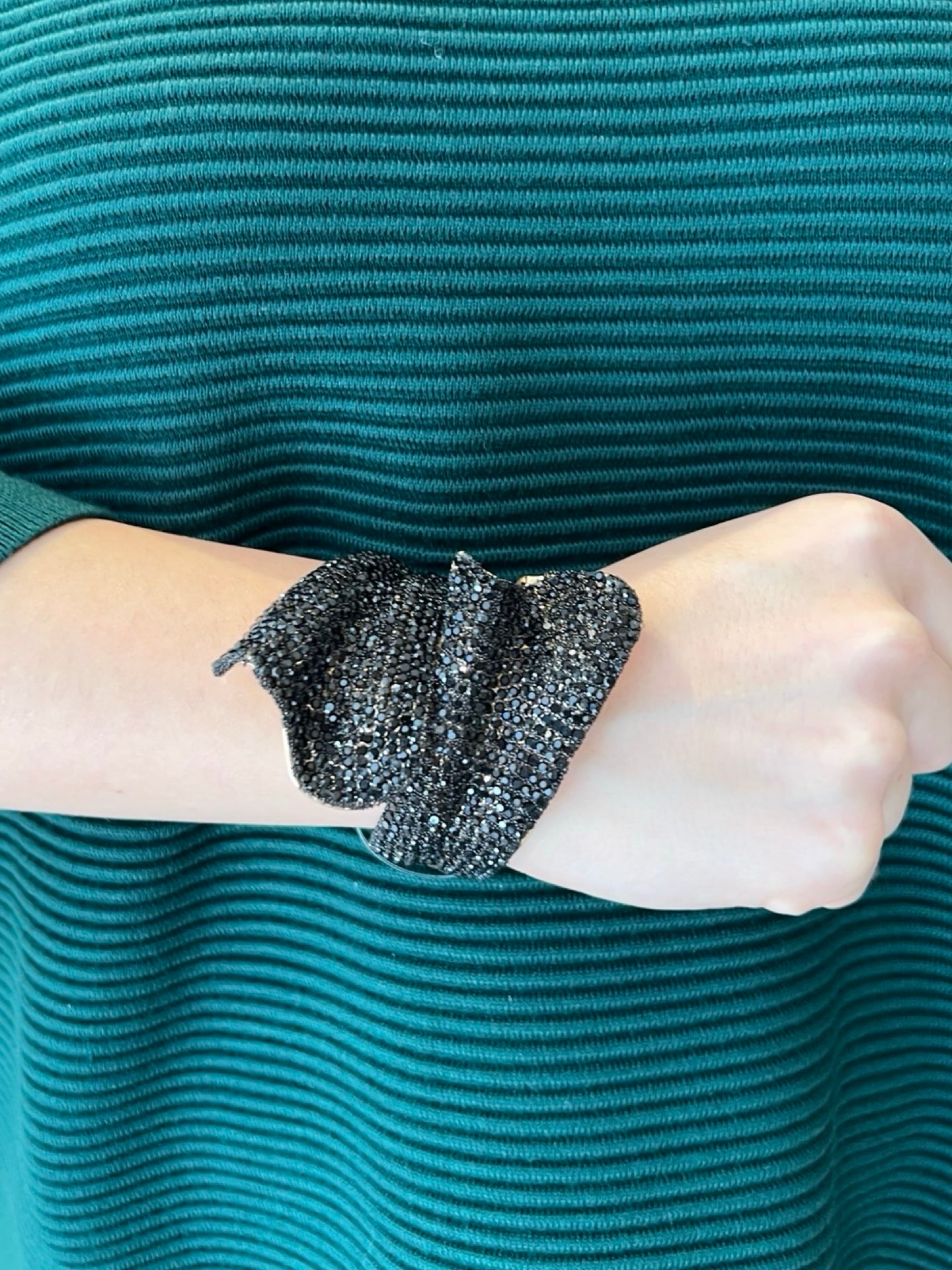 Pulsera Il Baco Da Seta Abierta Cristales Negro