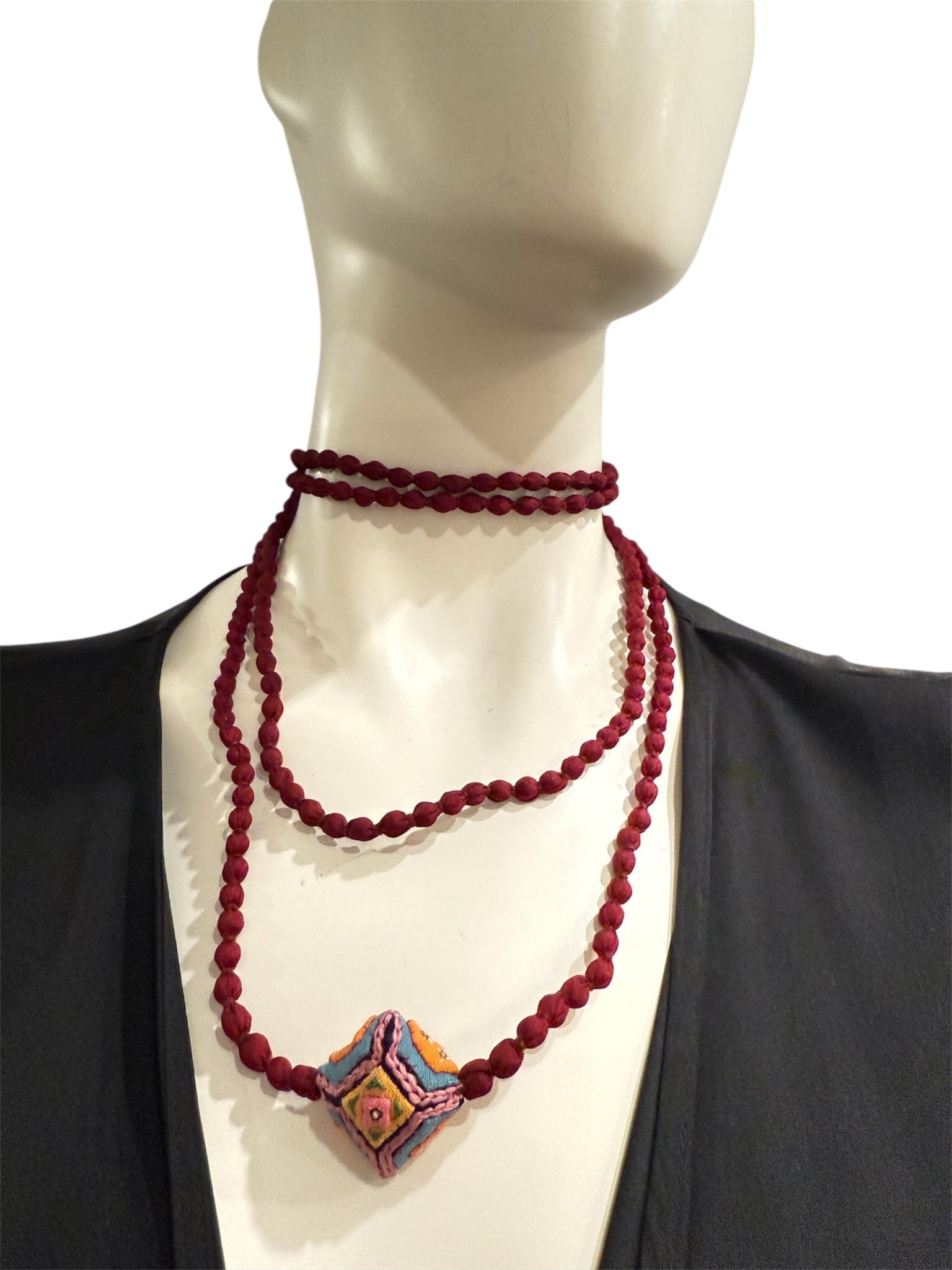 Collier Il Baco Da Seta Mini Balls Ly Bourgogne Oreiller