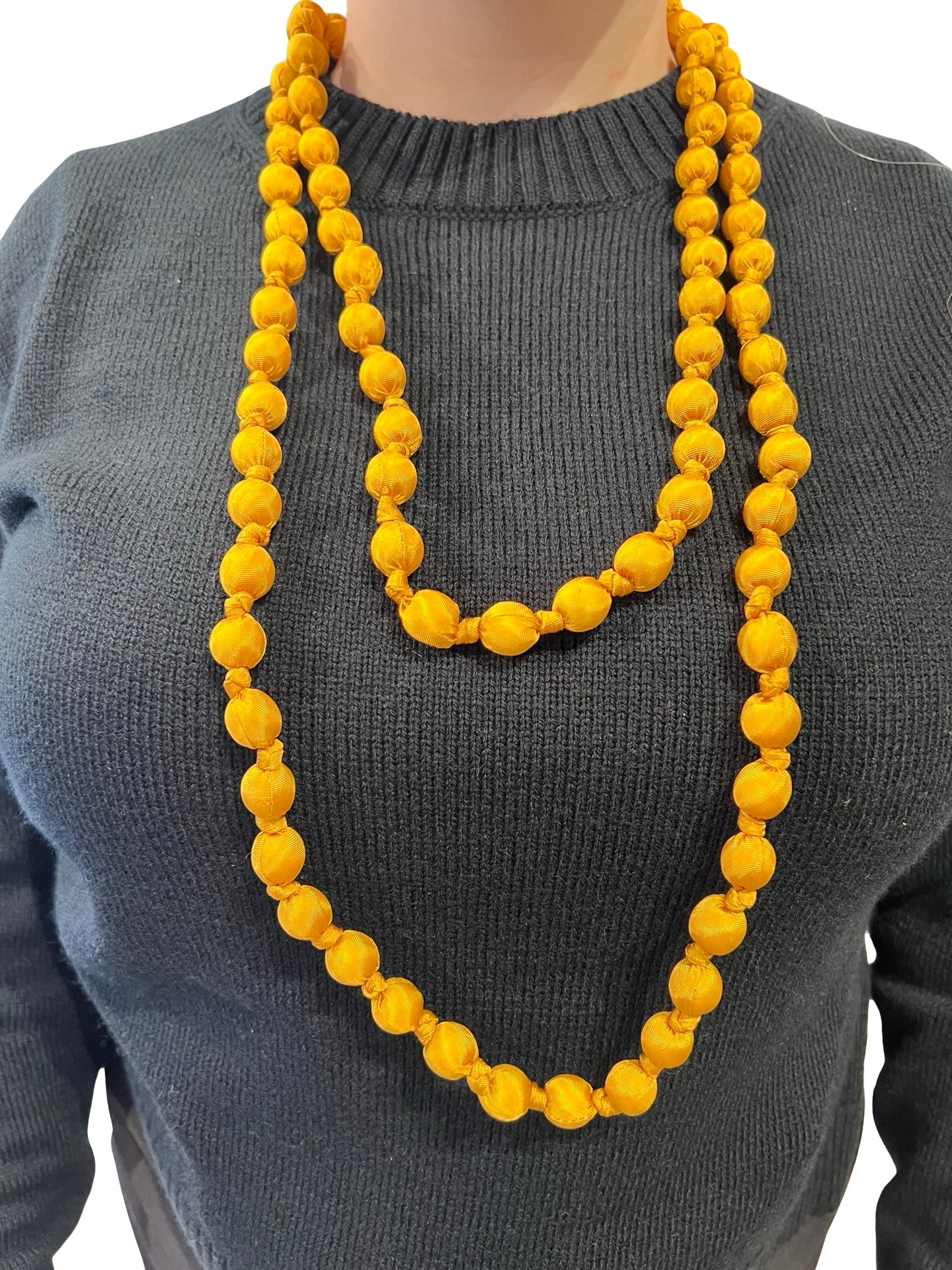 Collar Il Baco Da Seta Bolas De Seda Mostaza