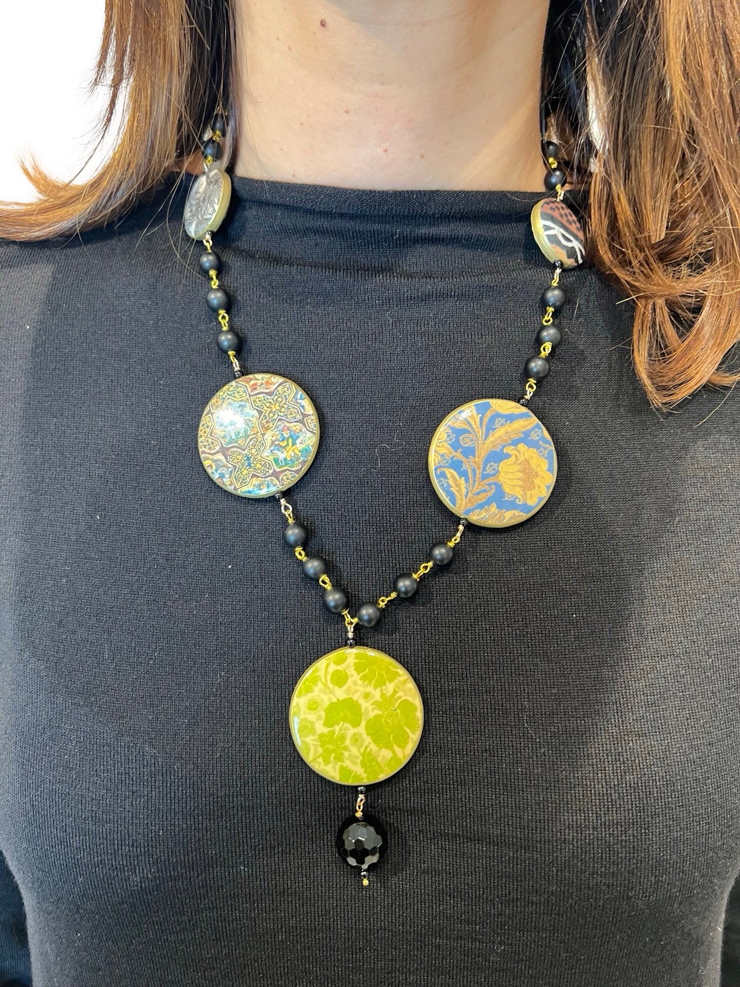 Collar Fabrizio Marcantelli Medallas Pattern Tejidos