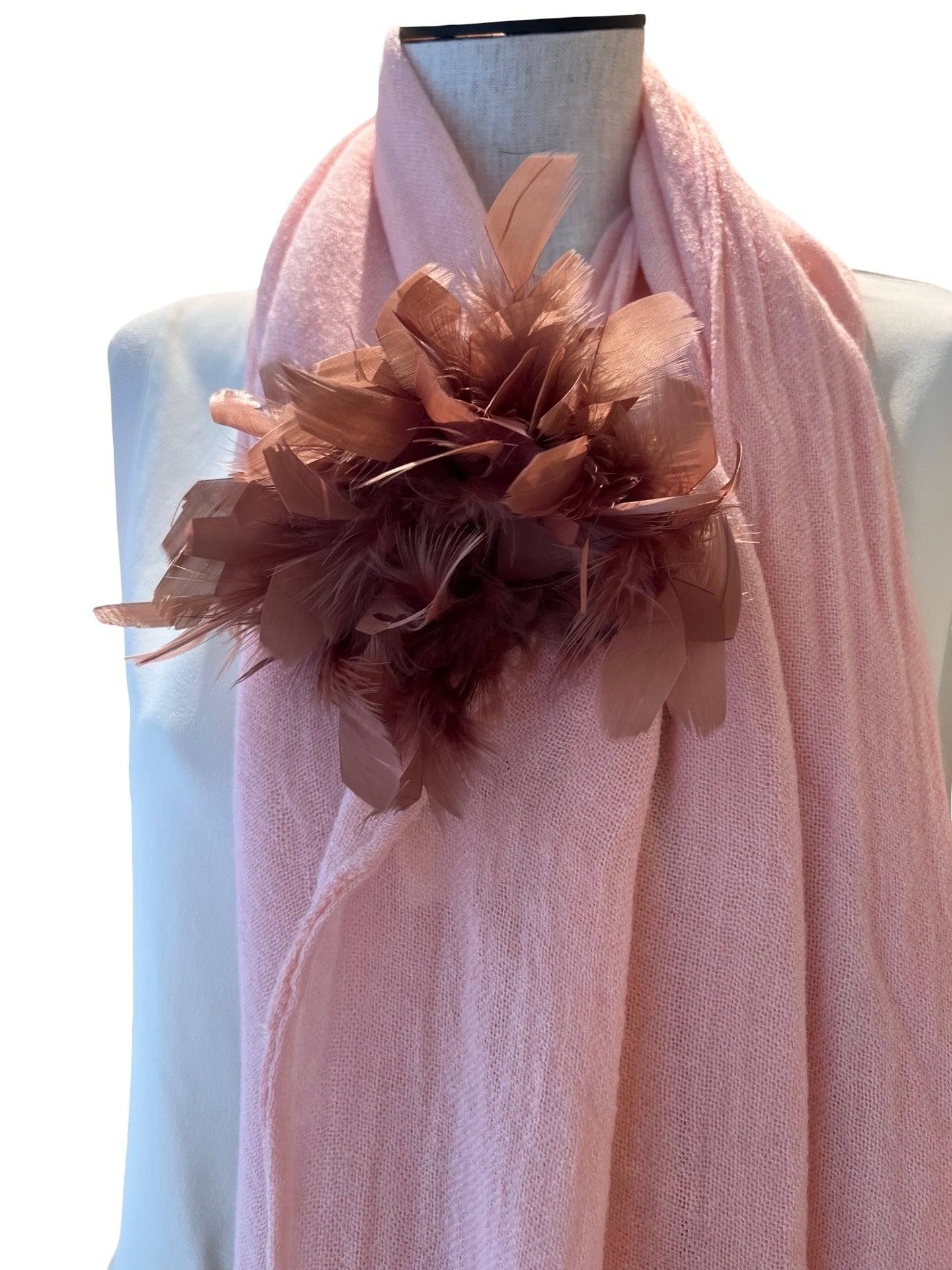 Broche Il Baco Da Seta Plumas Pequeño Nude