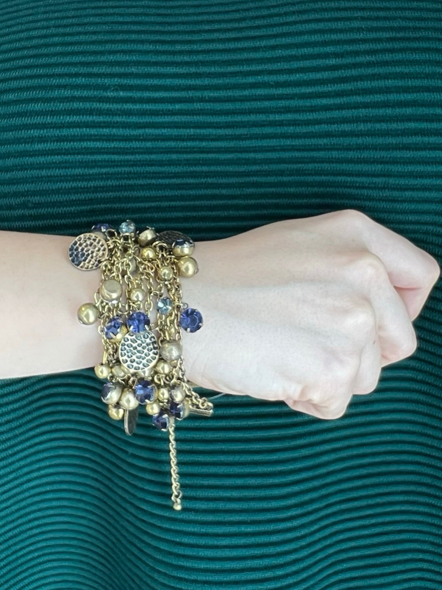 Bracciale Il Baco Da Seta Catene Medaglie E Pietre Blu