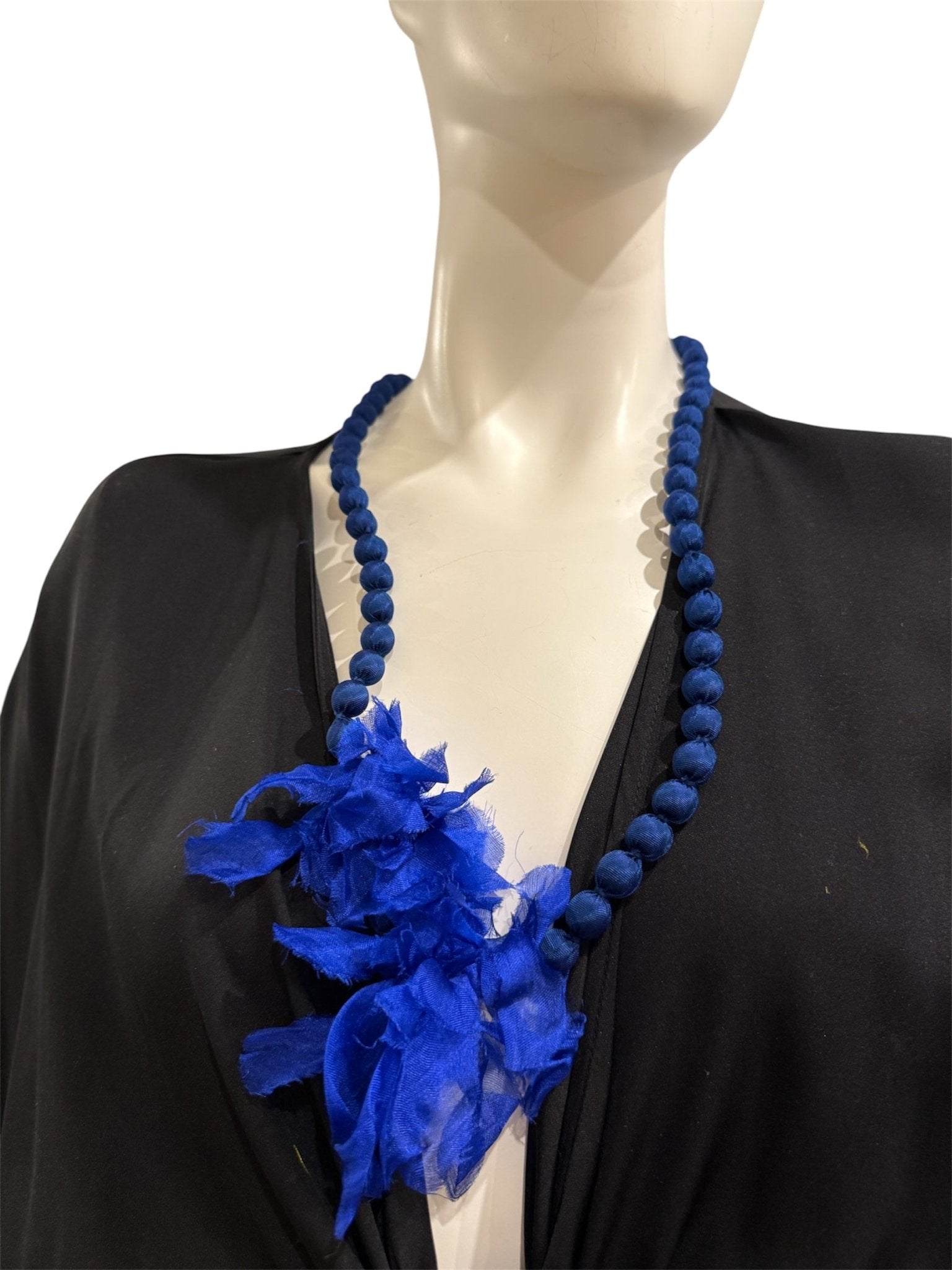 Collana Il Baco Da Seta Sfere di seta Doan fiore blu