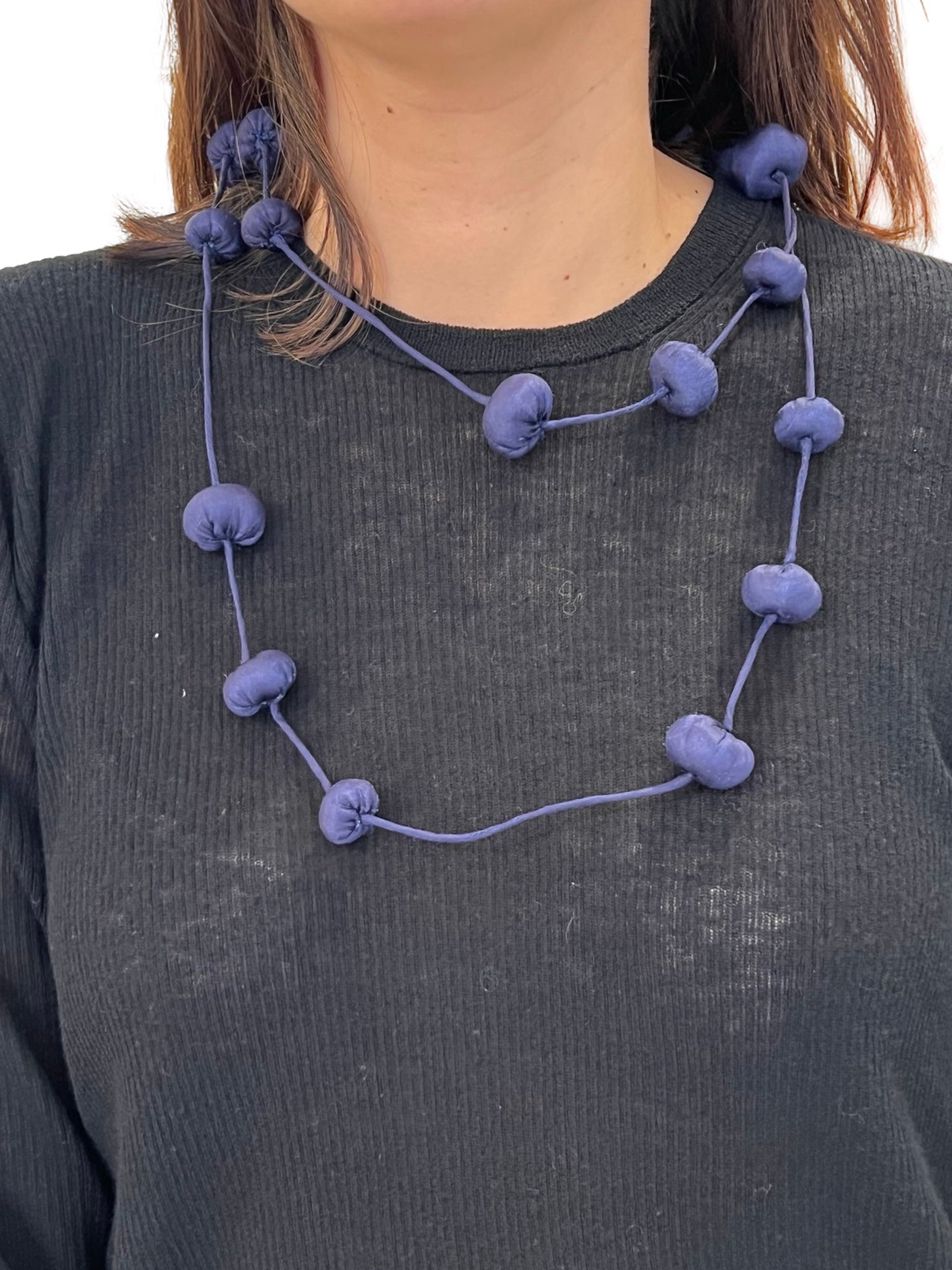 Collana Il Baco Da Seta Palline di seta bozzolo blu navy