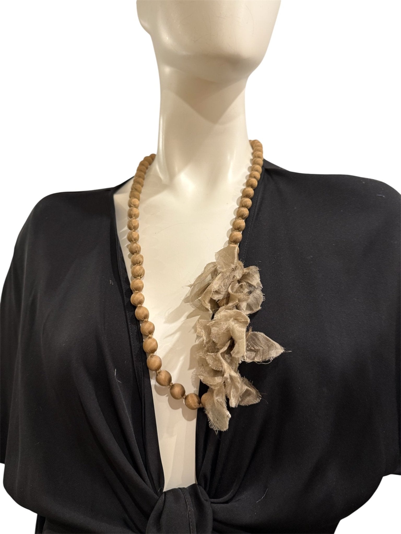 Collana Il Baco Da Seta Doan Palline Di Seta Fiore Tan Beige