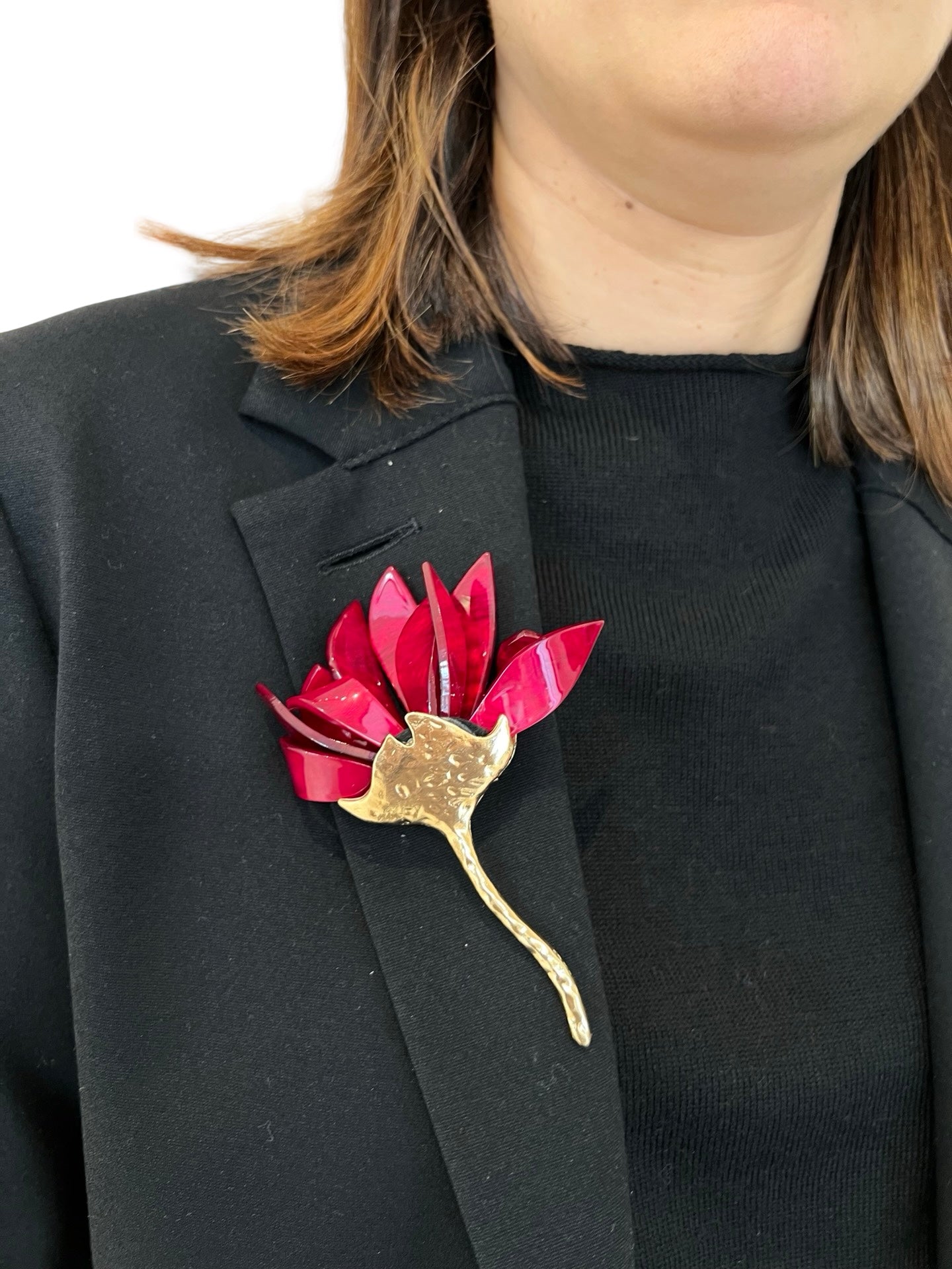 Broche Il Baco Da Seta Flor Metal Resina Fucsia