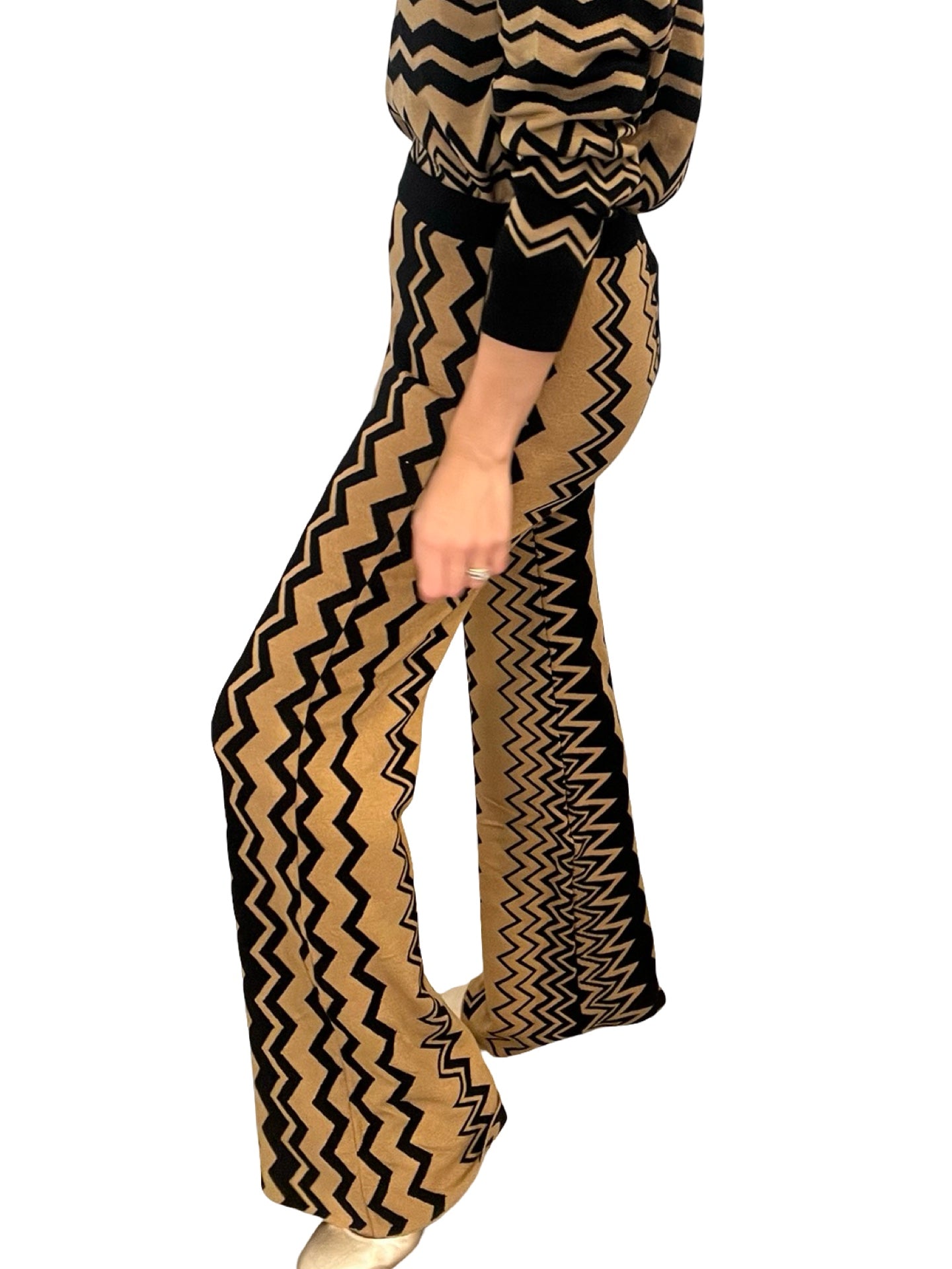 Pantaloni larghi in maglia Akep