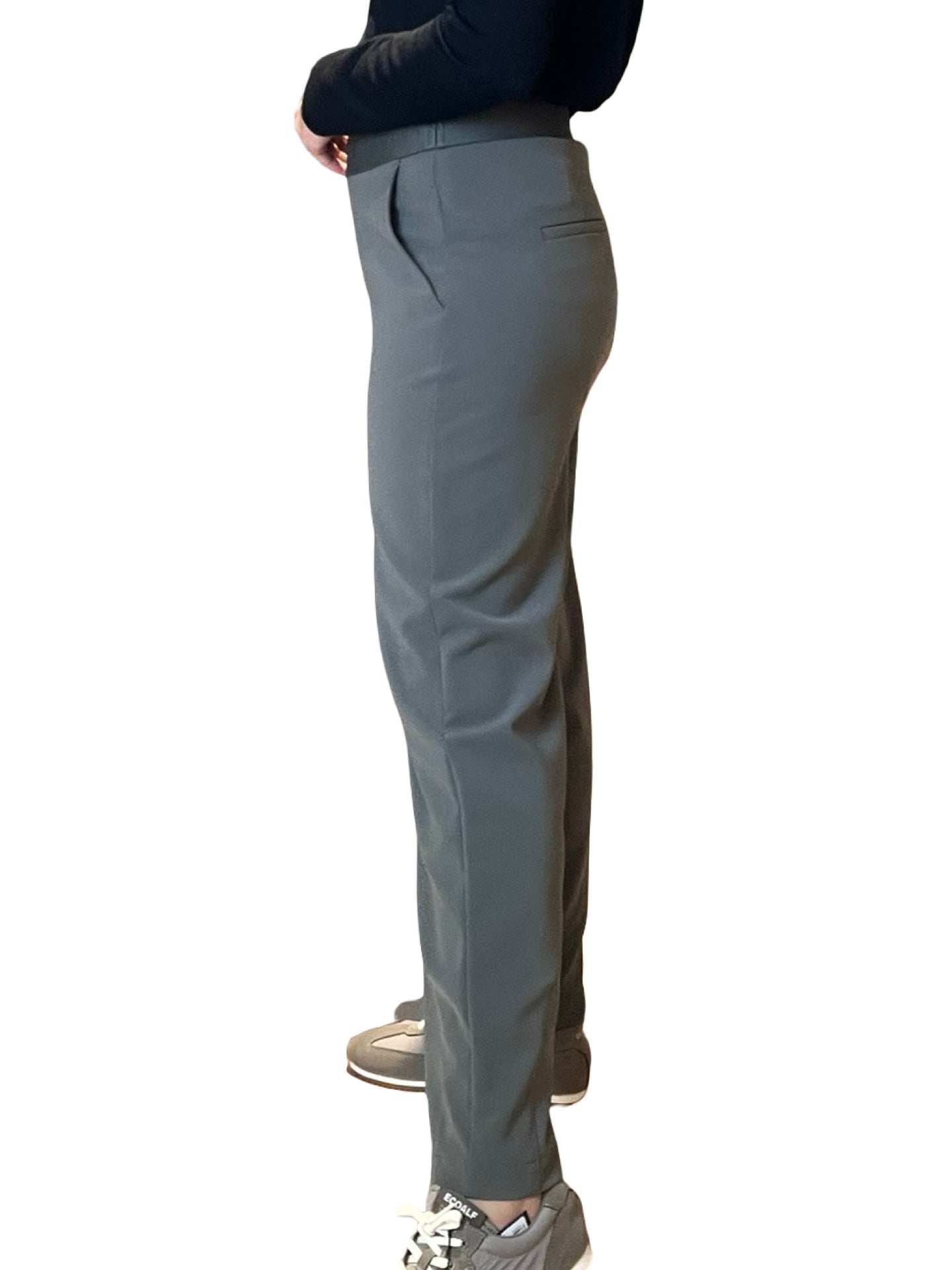 Elena Changer De Pantalon