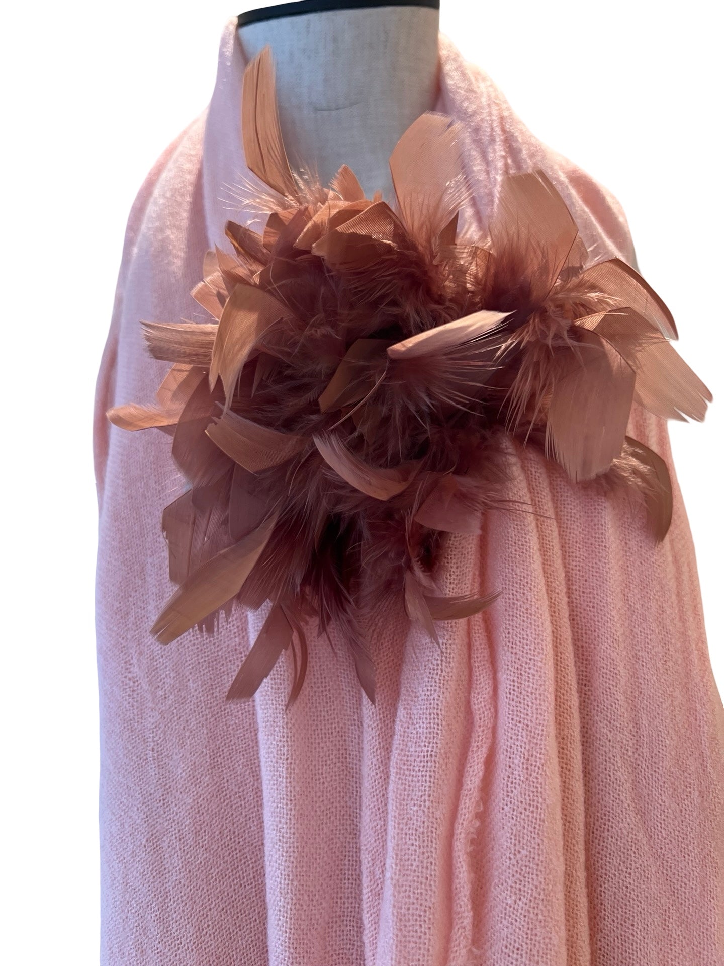 Broche Il Baco Da Seta Plumas Pequeño Nude