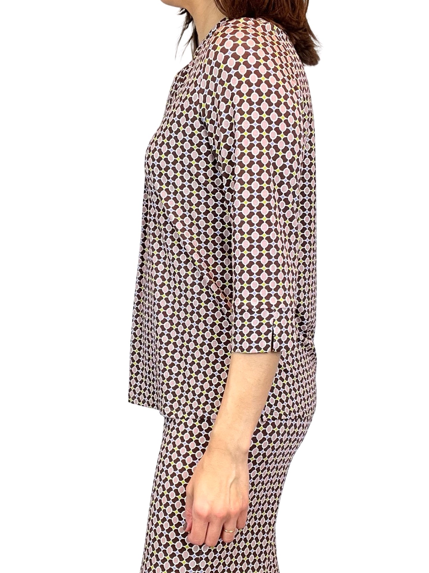 Cuerpo Monika Varga Pico Circulos Rombos Marron