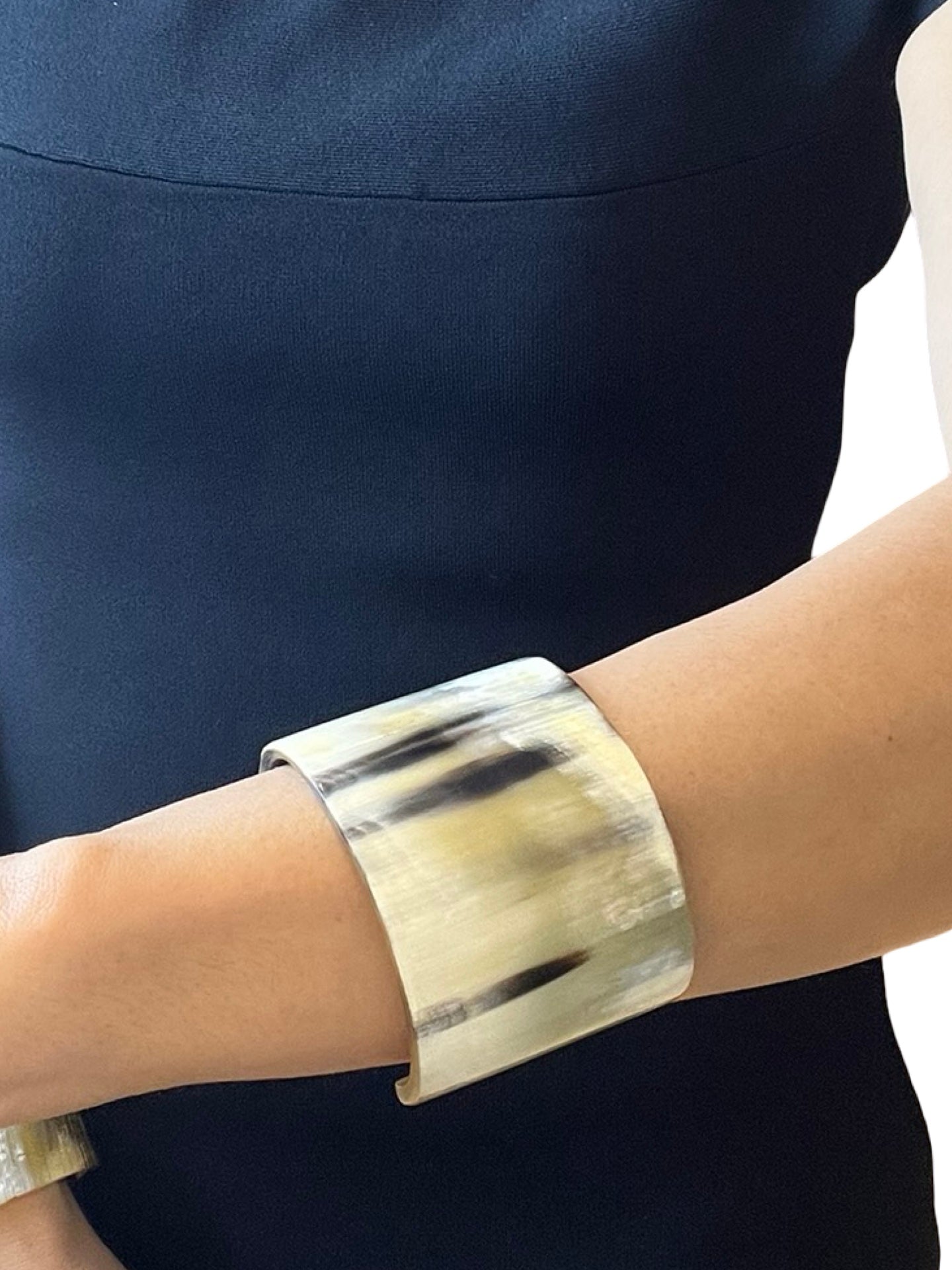 Brazalete Liviana Conti Cuerno Negro