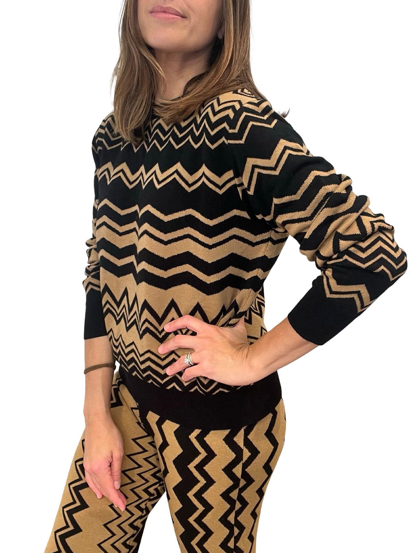 Maglione marrone lavorato a maglia Akep