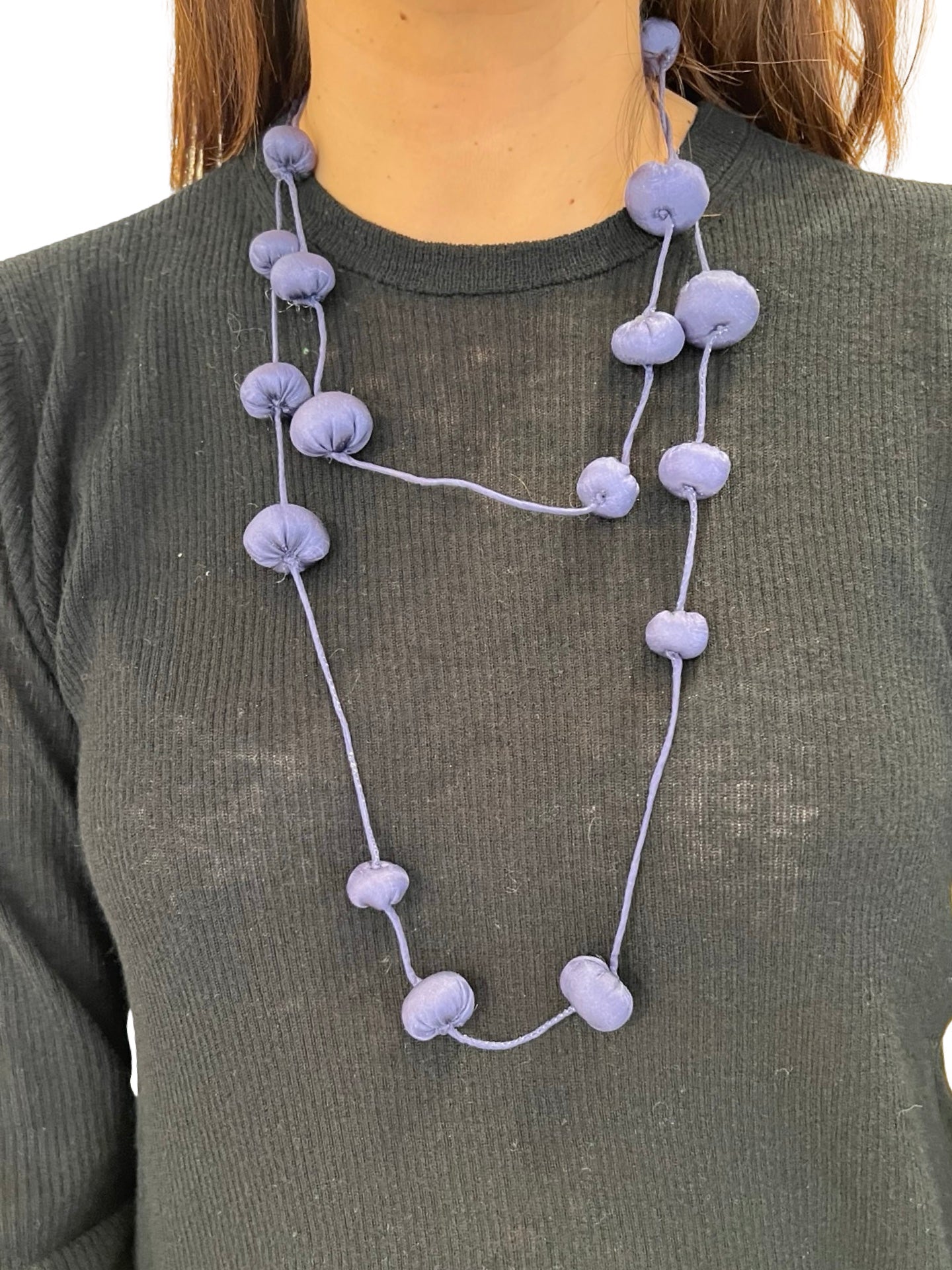 Collana Il Baco Da Seta Palline di tessuto denim Cocoon