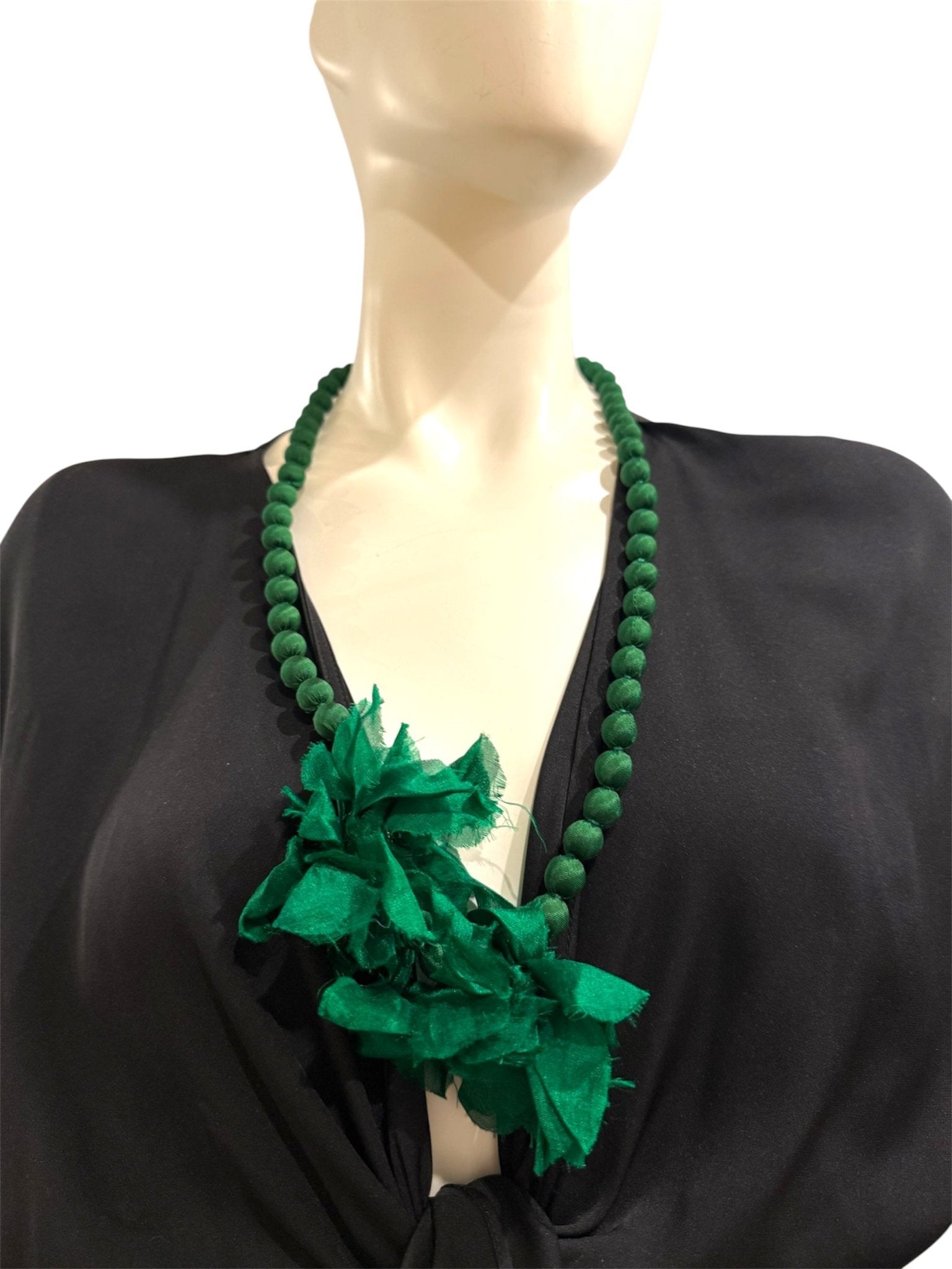 Collier Il Baco Da Seta Boules de soie Doan Green Flower Bottle