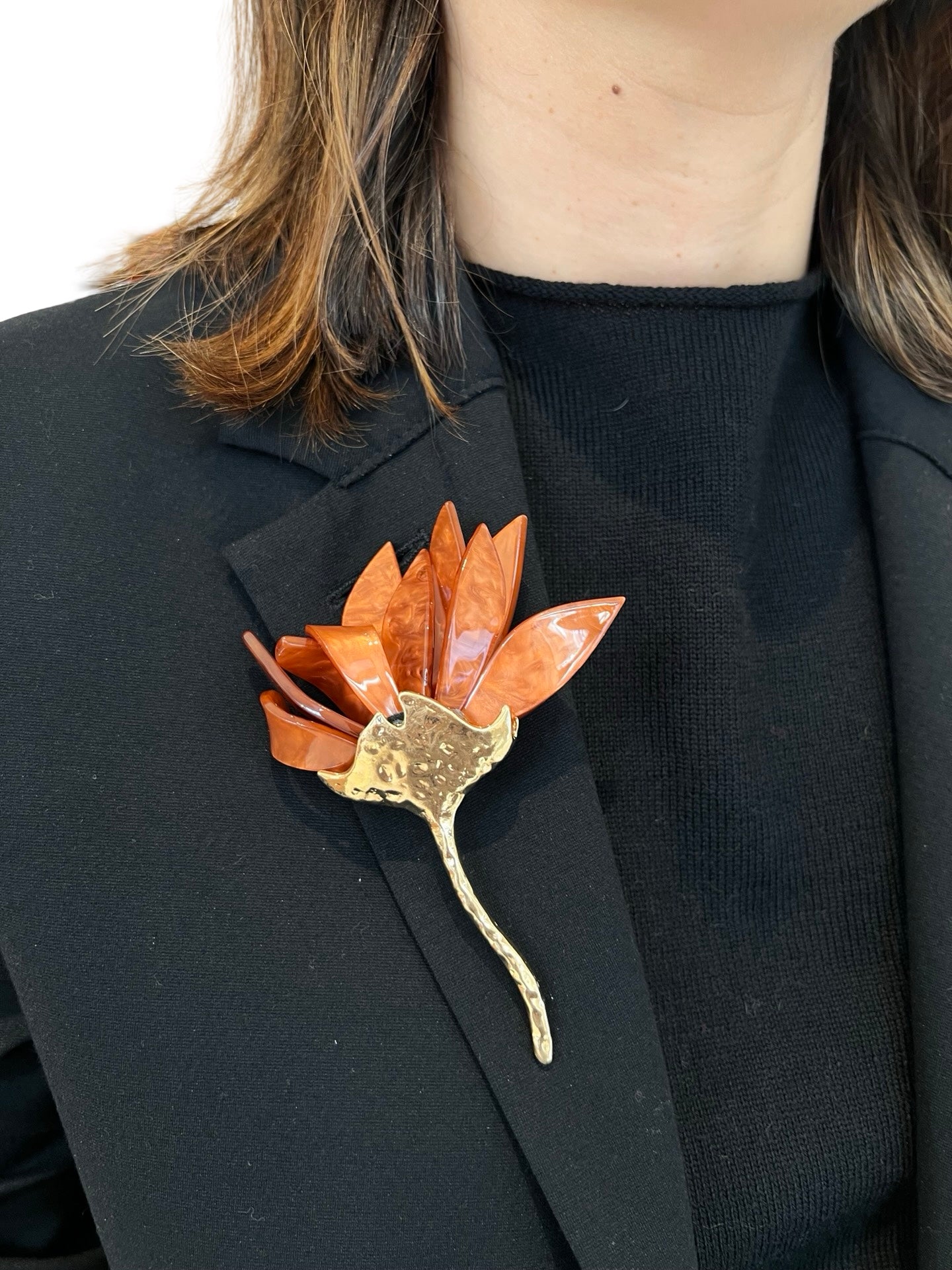 Broche Il Baco Da Seta Flor Metal Resina Naranja