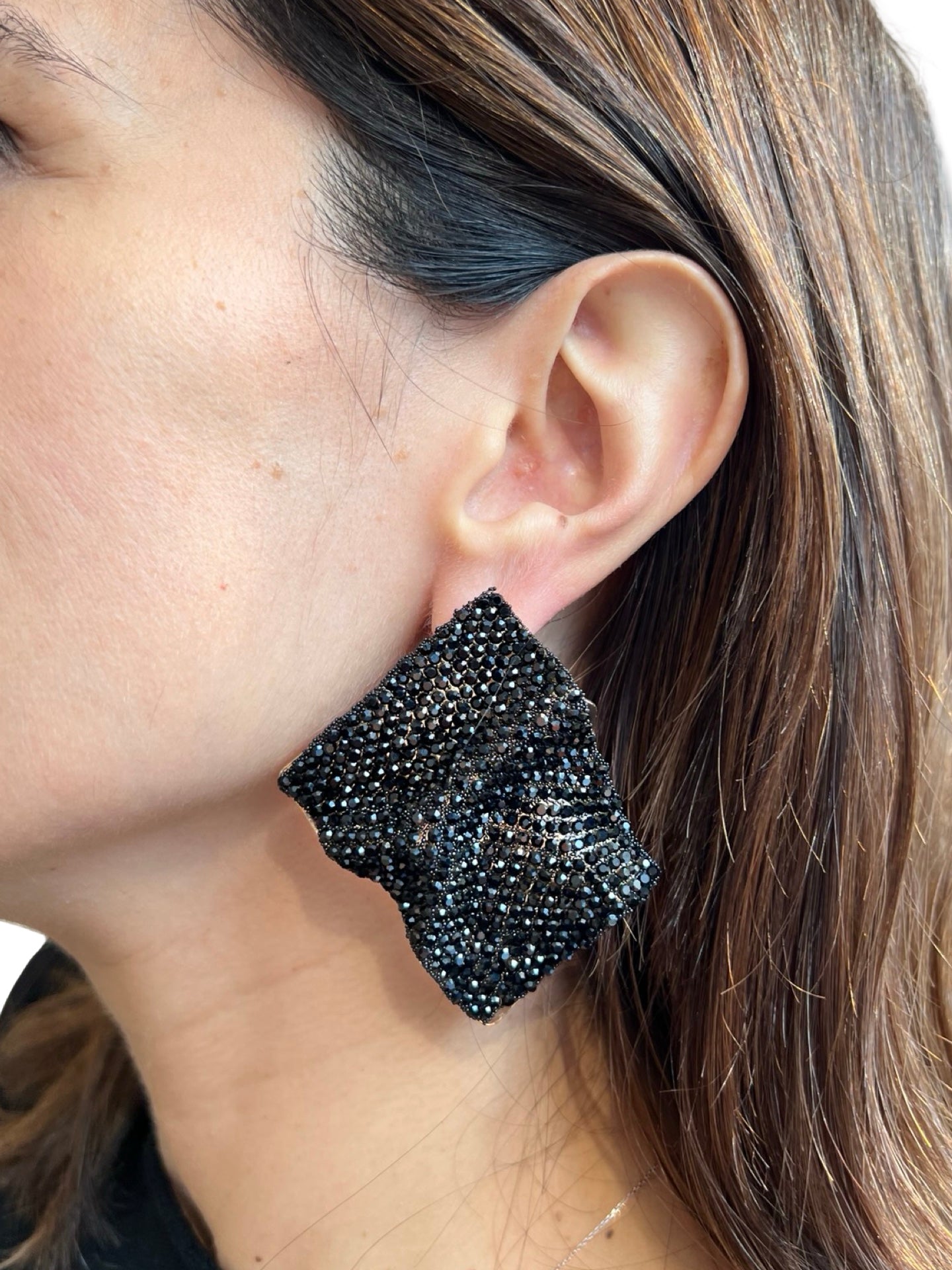 Orecchini Il Baco Da Seta Rombo Nero Lucido