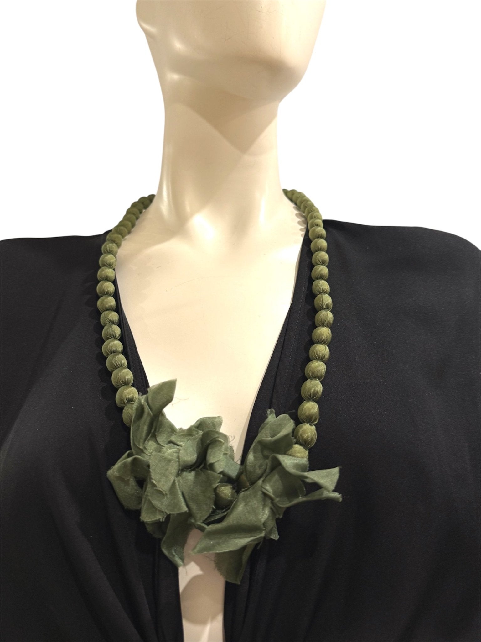 Collier Il Baco Da Seta Boules de soie Salvia à fleurs