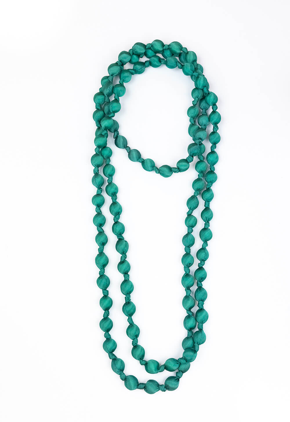 Collar Il Baco Da Seta Bolas Seda Petróleo 5.4