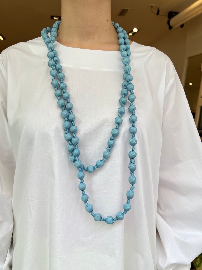 Collar Il Baco Da Seta Bolas Seda Azul Claro 5.1