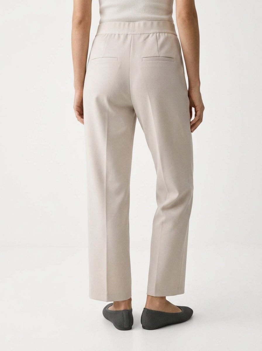 Cameron Piedra Changer De Pantalon