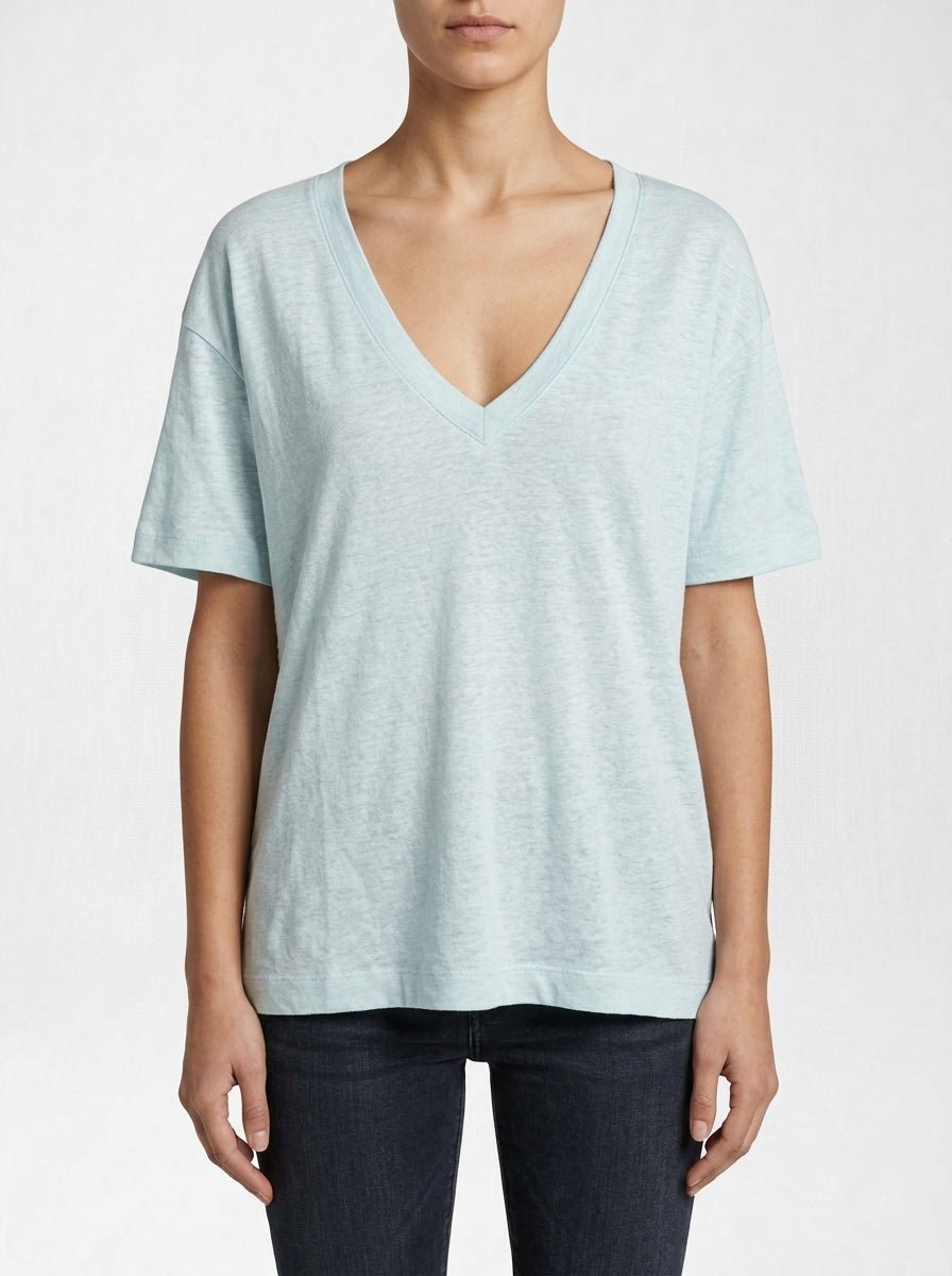 Camiseta Majestic Filatures Cuello Pico Lino Cielo