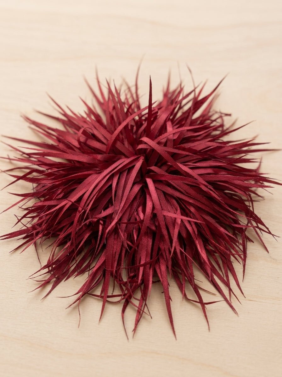 Broche Sissi Otto Style Plumas Burdeos