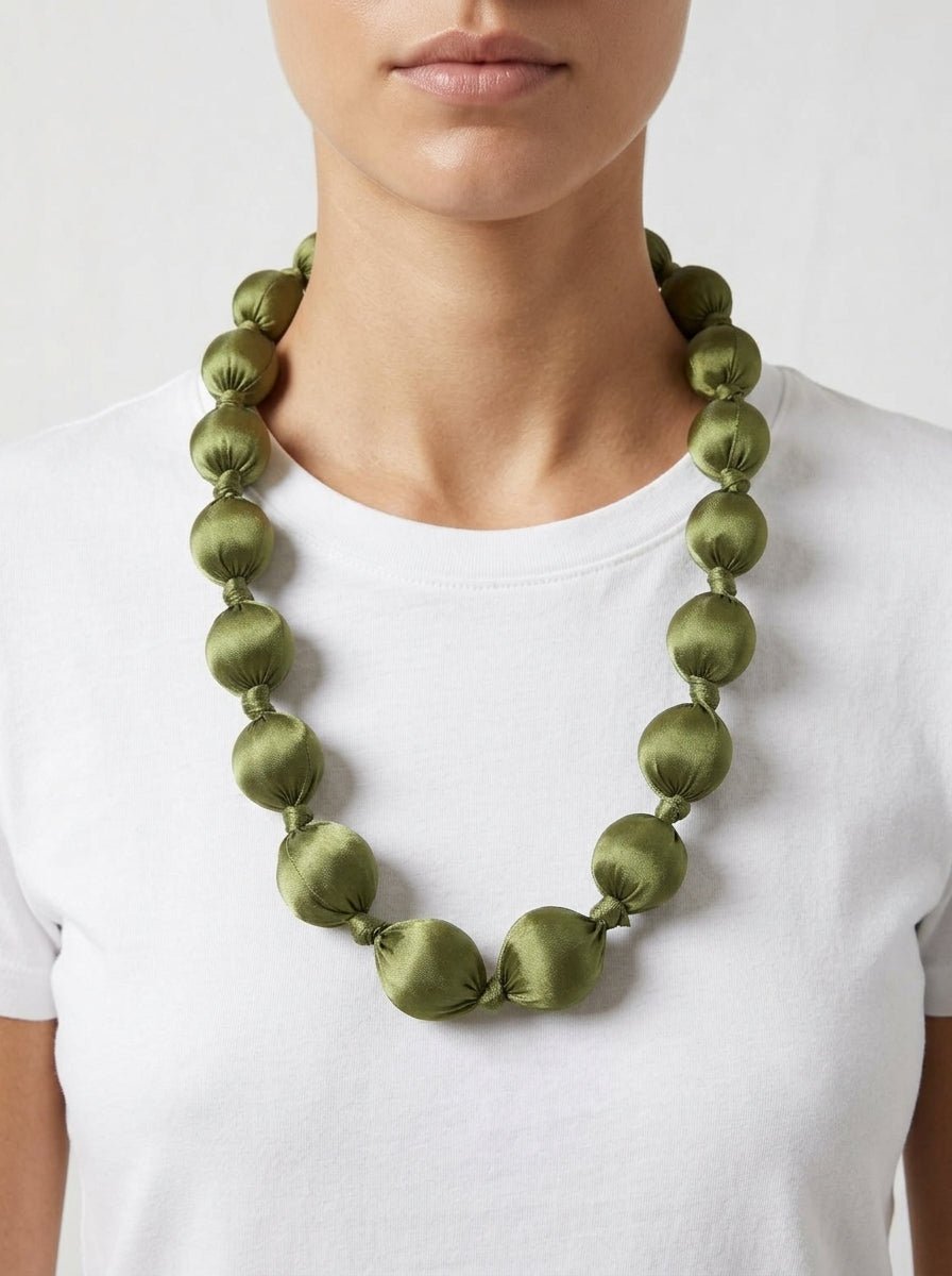 Collar Il Baco Da Seta Kon Verde Oliva