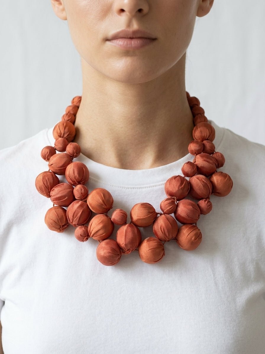 Collar Il Baco Da Seta Bolas De Seda Cheope Terracota