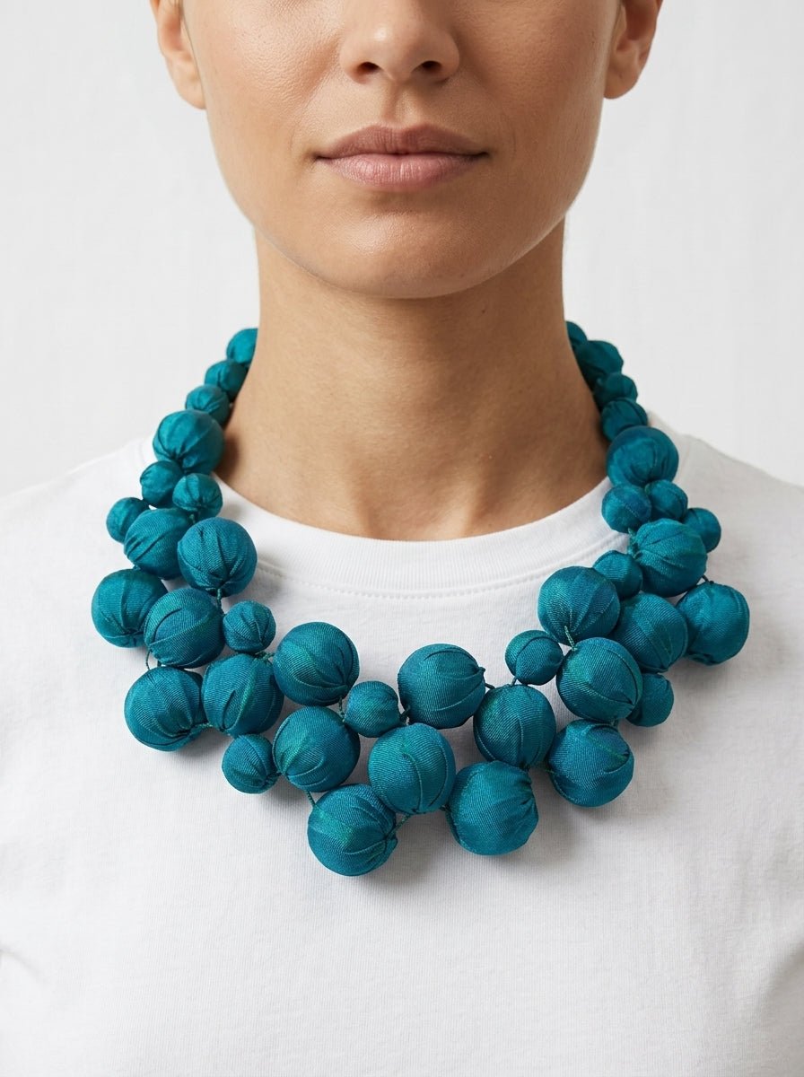 Collar Il Baco Da Seta Bolas De Seda Cheope Petroleo
