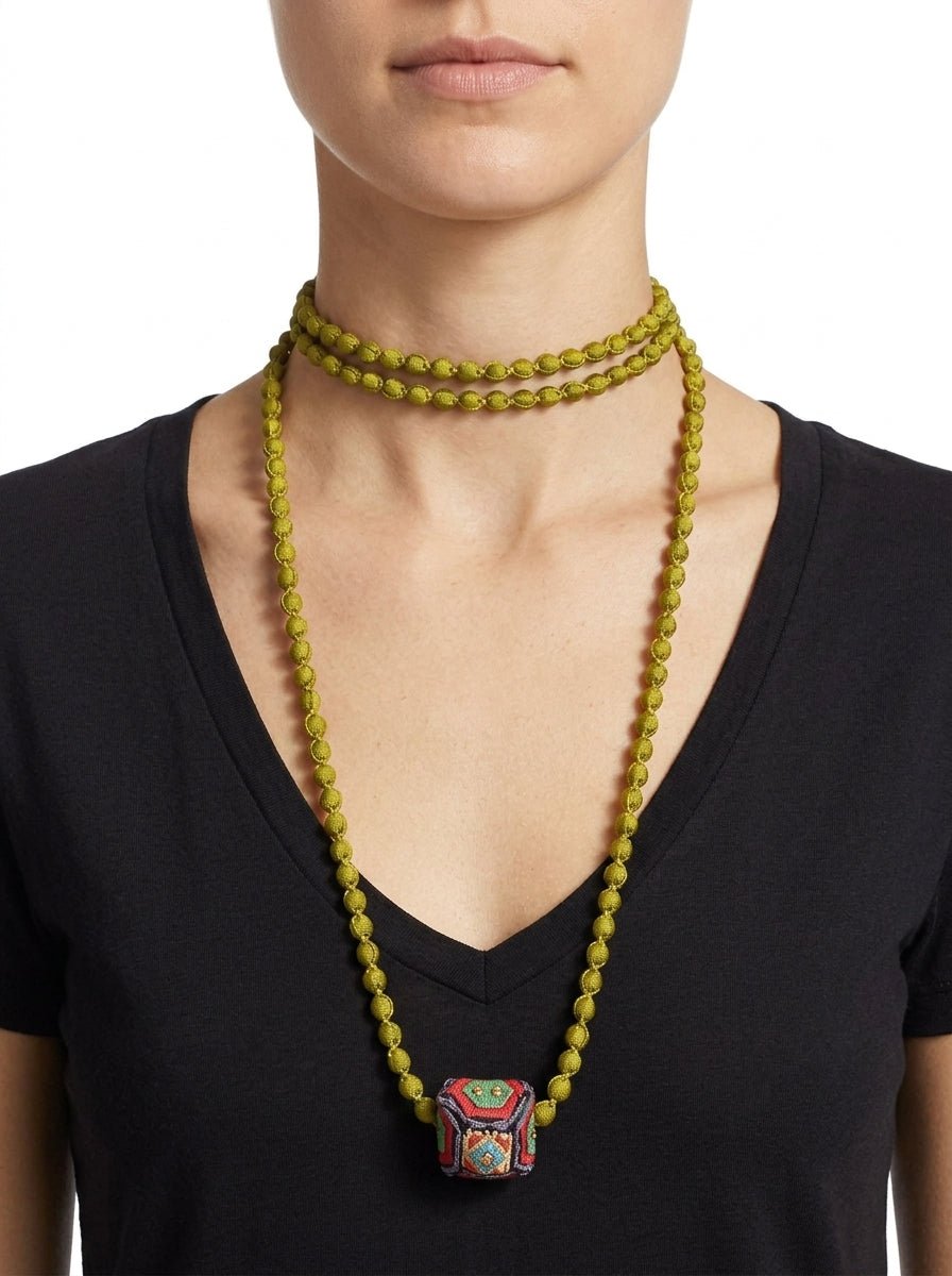 Collana Il Baco Da Seta Mini palline di seta ly pistaggio cuscino