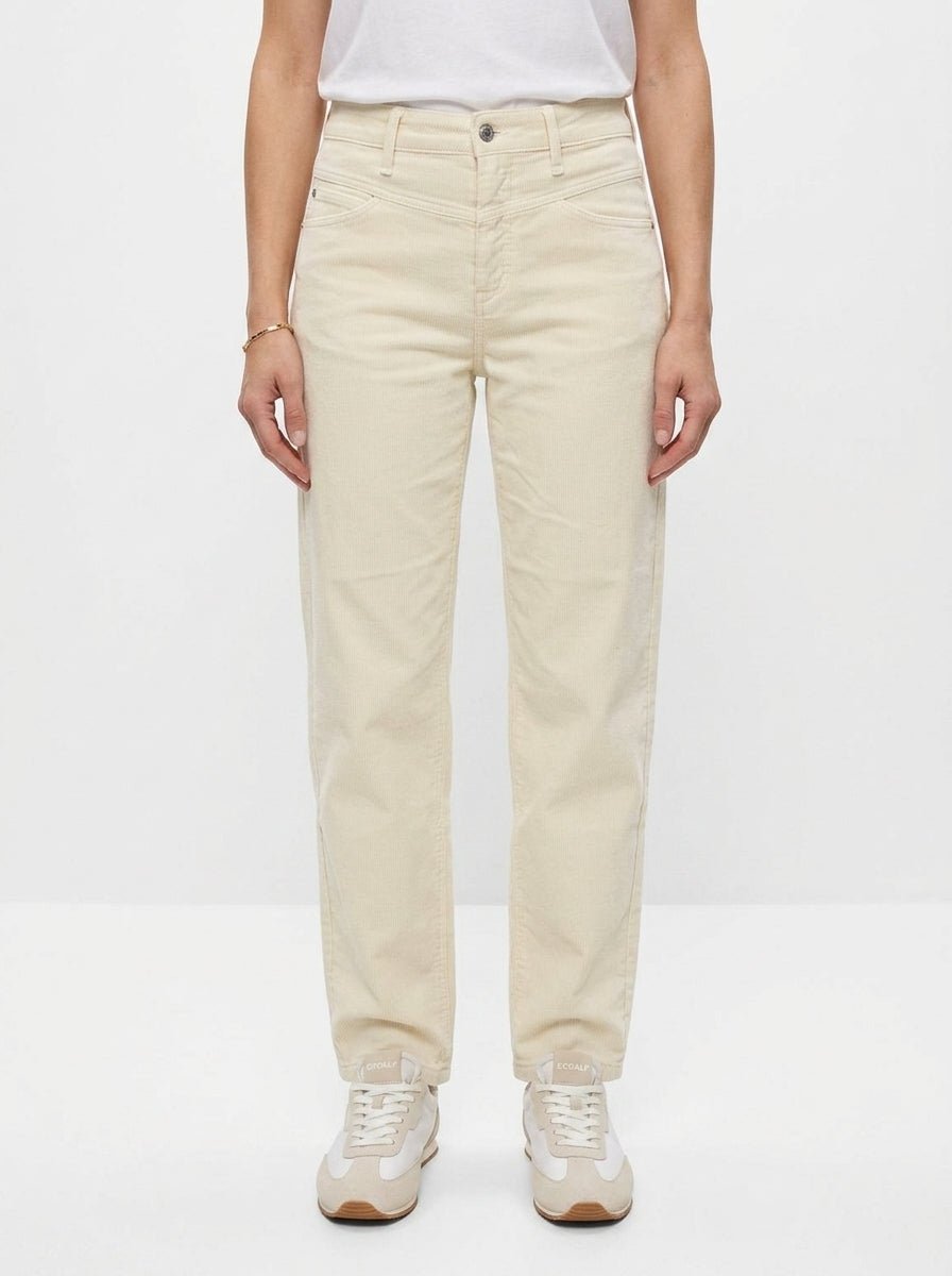 Elin Cambia Jeans