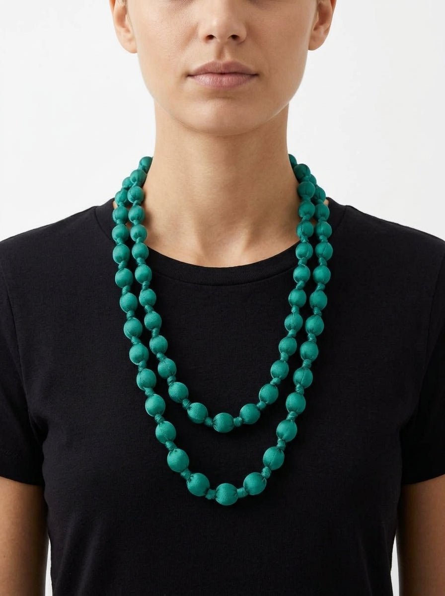 Collar Il Baco Da Seta Bolas Seda Petróleo 5.4