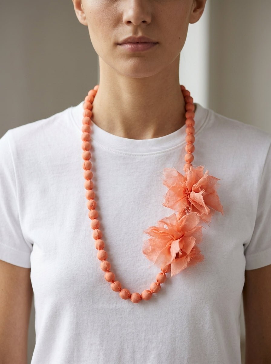 Collana Il Baco Da Seta Palline di seta Doan con fiori di pesco