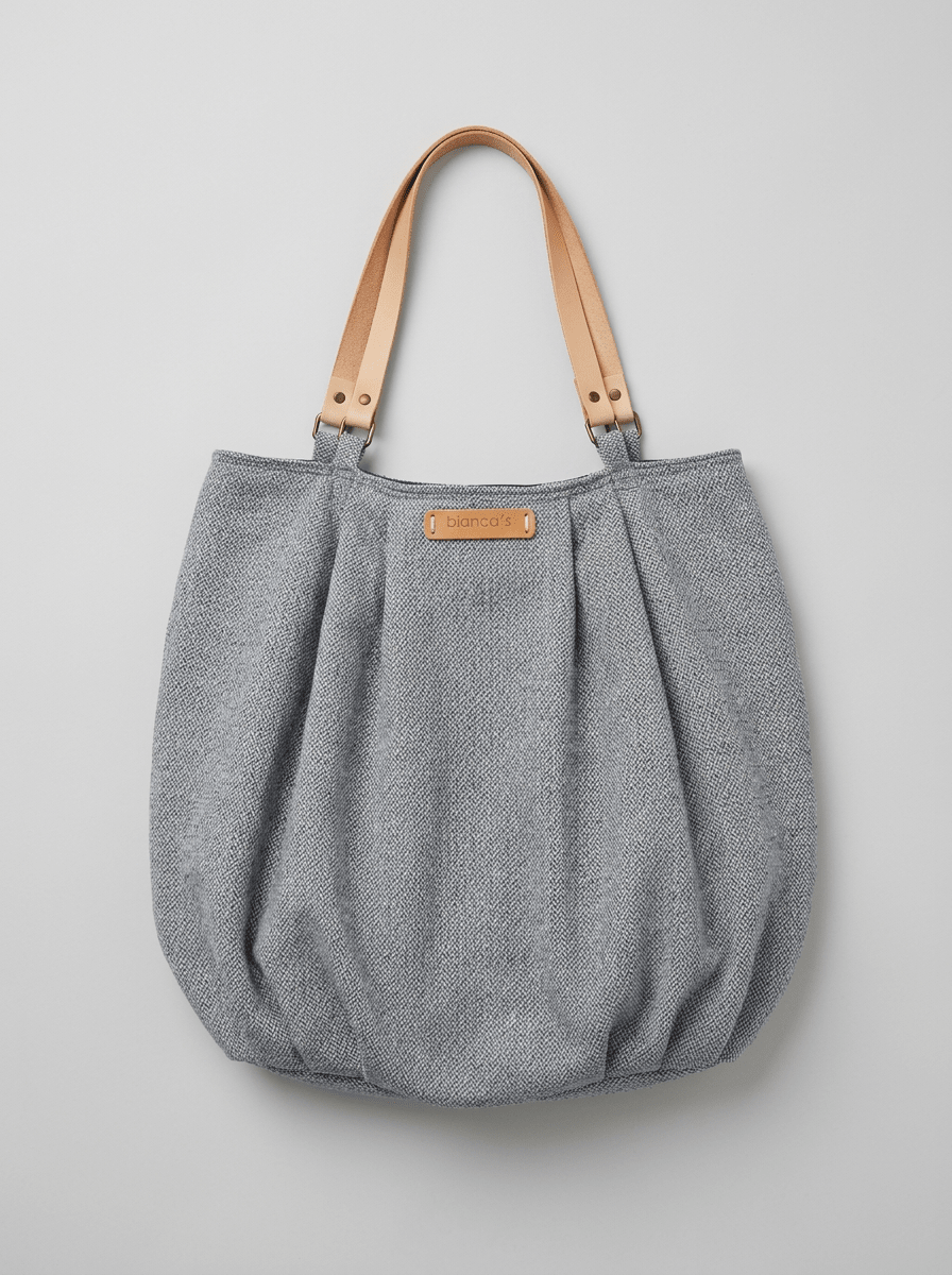 Borsa chiodata blu di Bianca