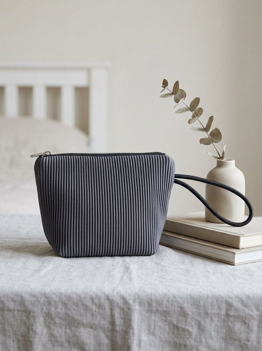 Bolso In·Zu Mouse S Rayas Negro y Gris