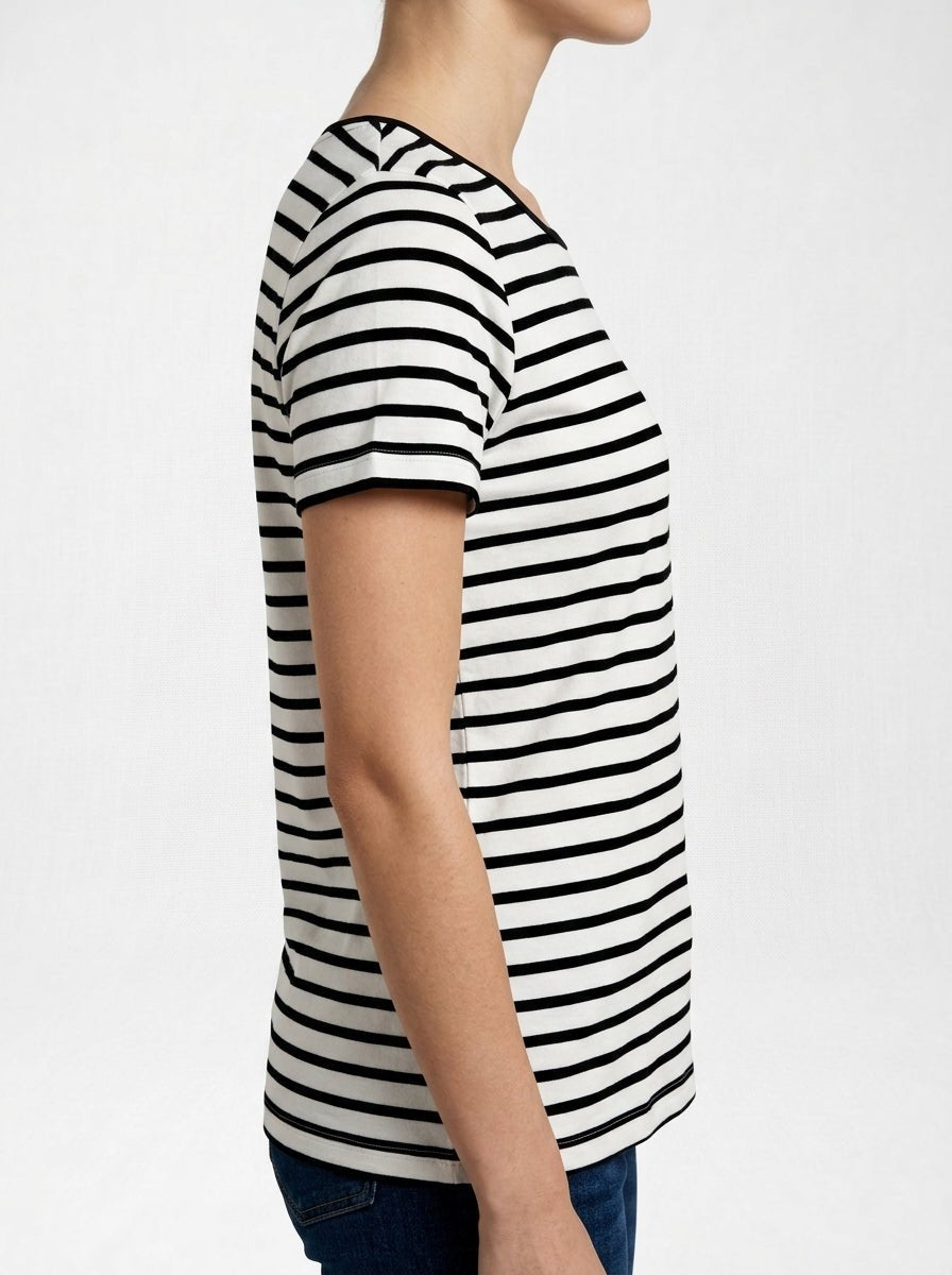 Camiseta Universel Rayas Negro