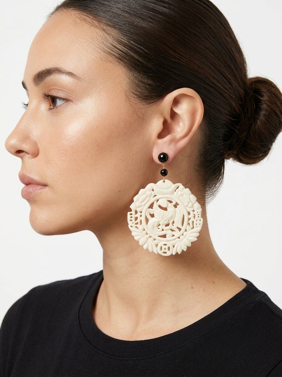 Pendientes Fabrizio Marcantelli Medallón Tallado Dragon Imperial Crudo