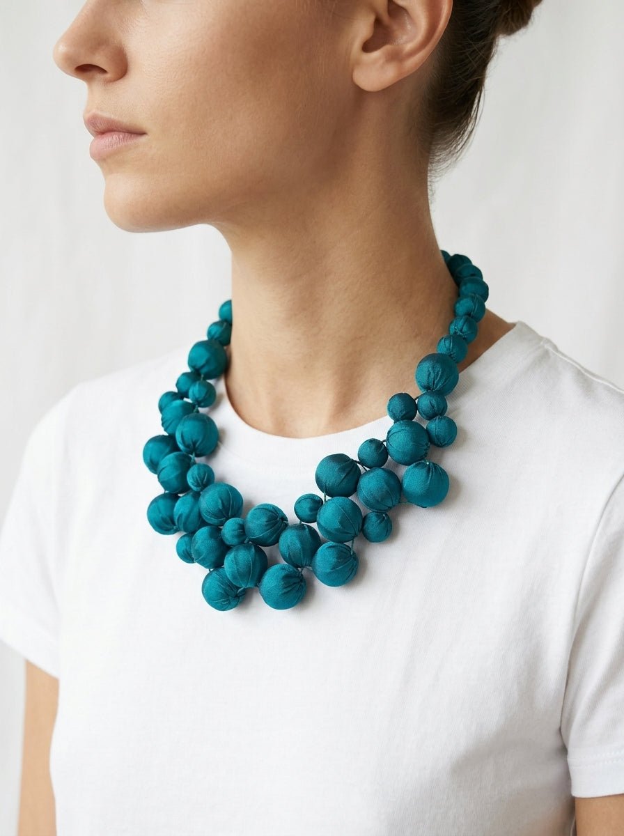Collar Il Baco Da Seta Bolas De Seda Cheope Petroleo