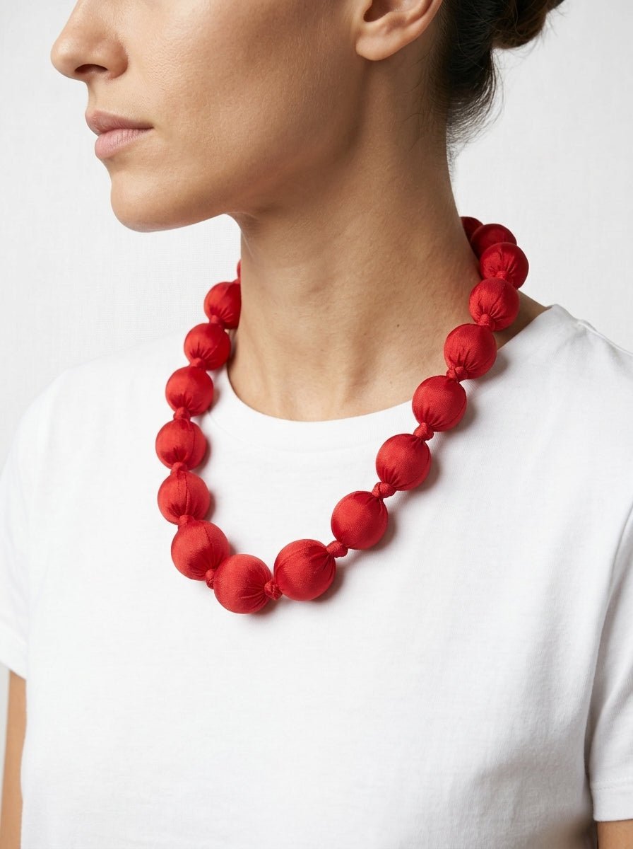 Collar Il Baco Da Seta Kon Rojo