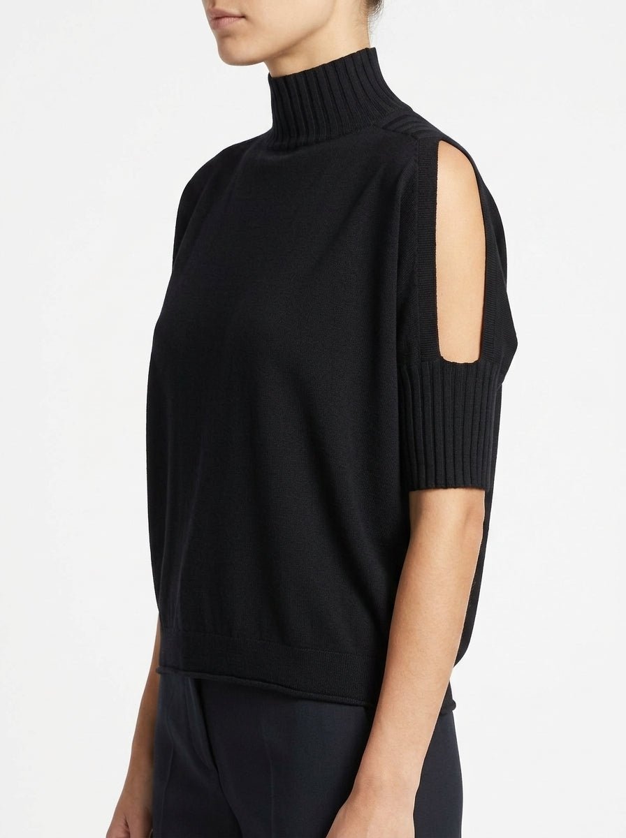 Conti Lightweight Sweater Opening Arms