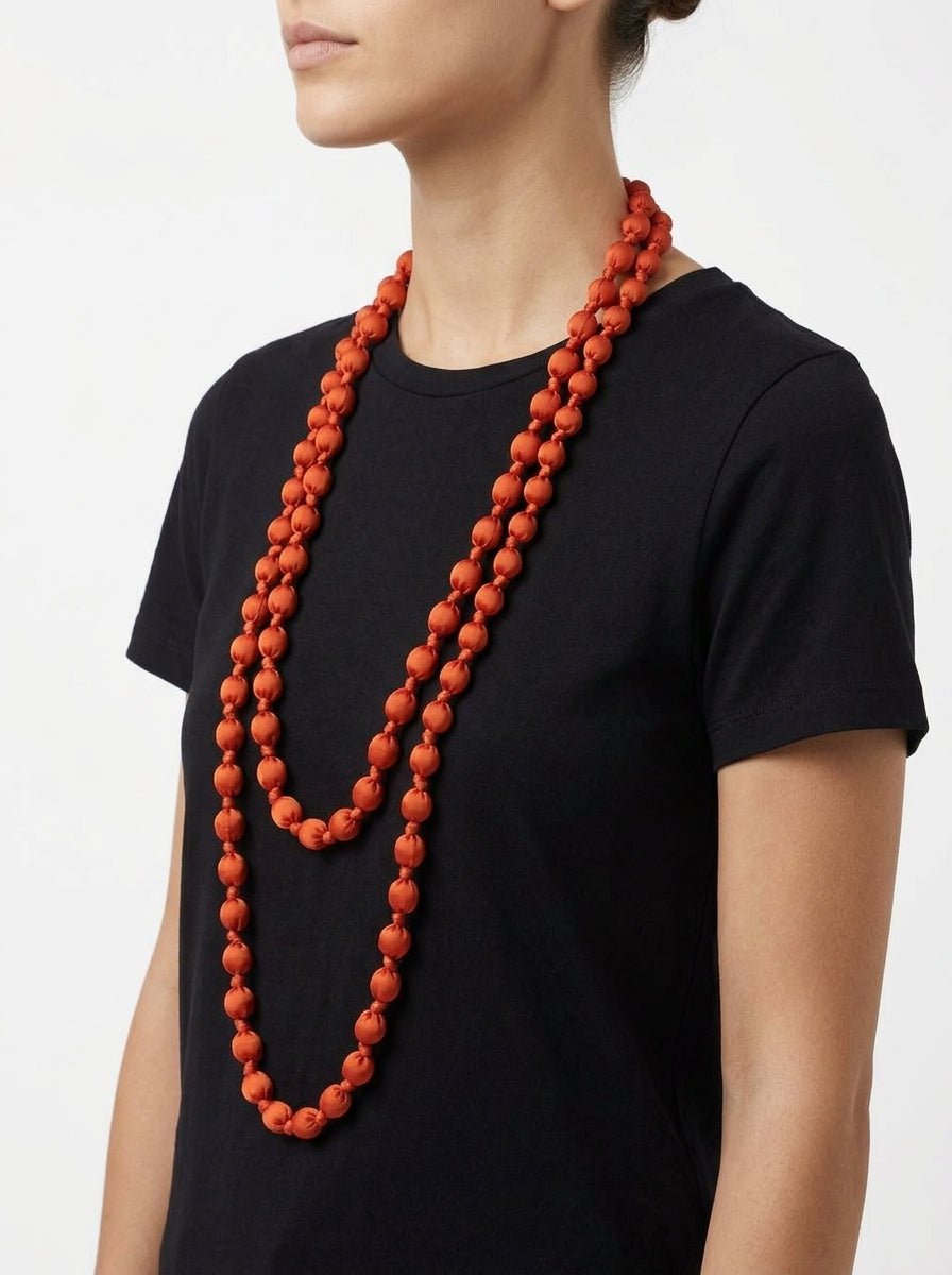 Collar Il Baco Da Seta Bolas Seda Bermellón