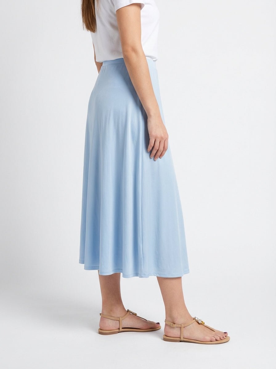 Jupe mi-longue en satin ciel BYU