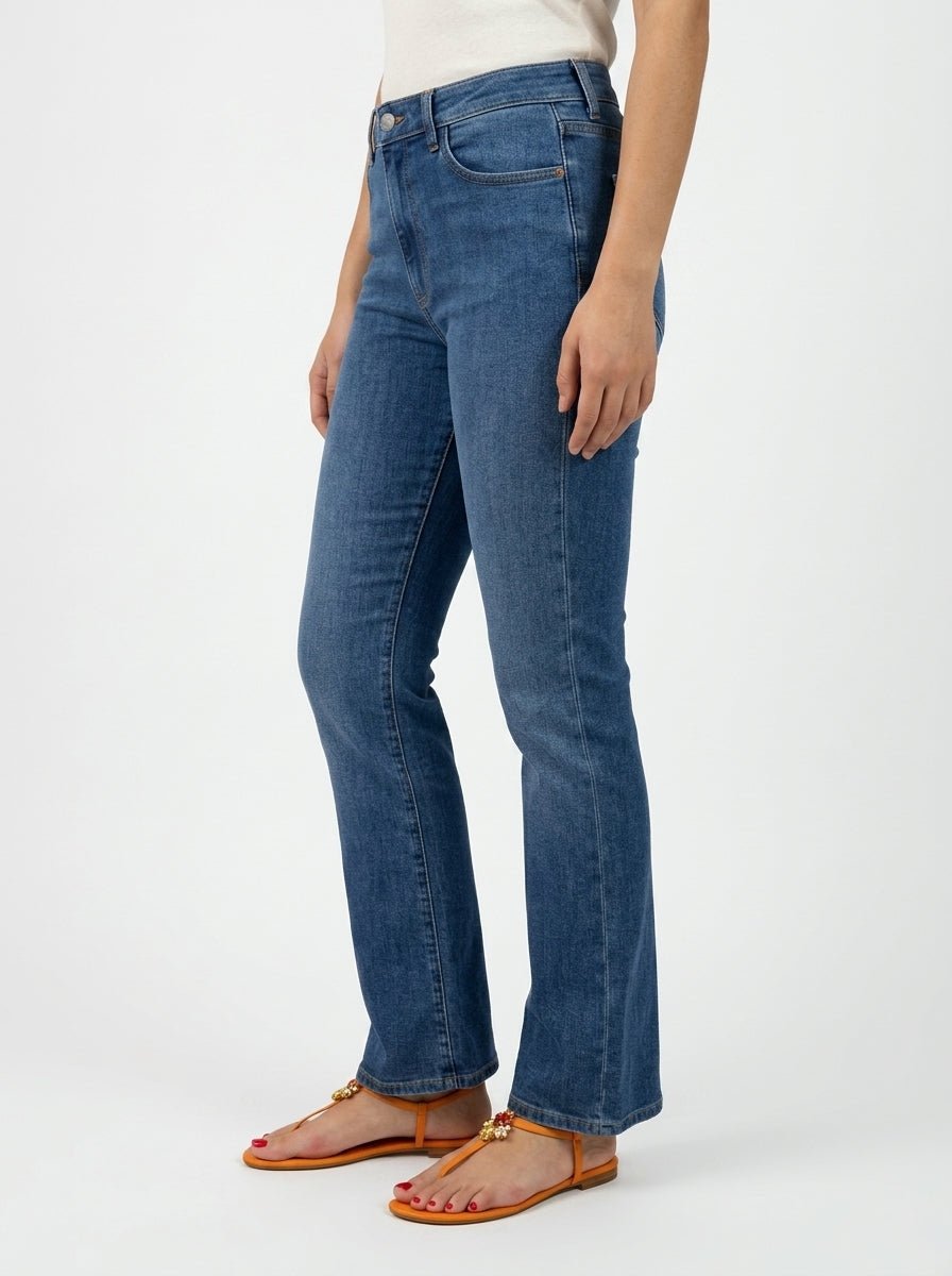 Jeans corti a campana di Cigala blu