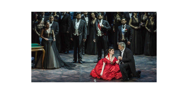 Moda y cultura se mezclan en el estreno de “La Traviata” en Valencia