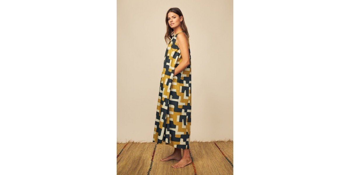 Diega: elegancia natural con confianza masculina