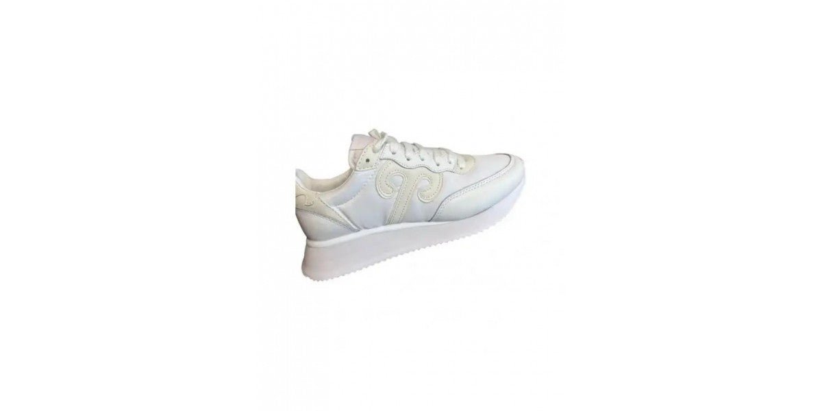 ¿Cómo limpiar zapatillas blancas?