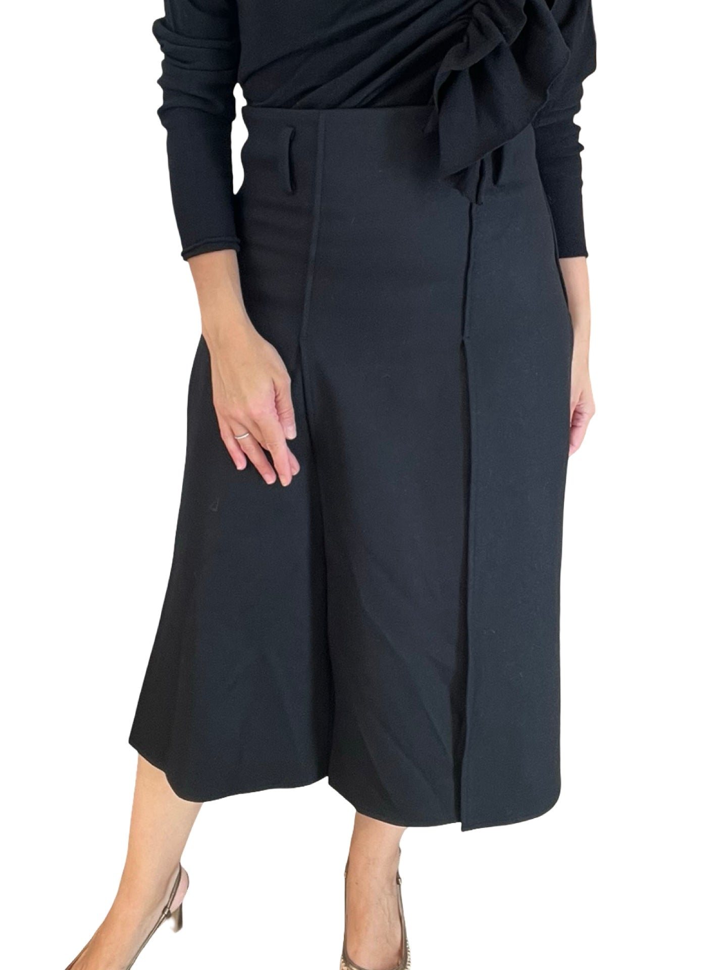 Livian skirt conti wool tables