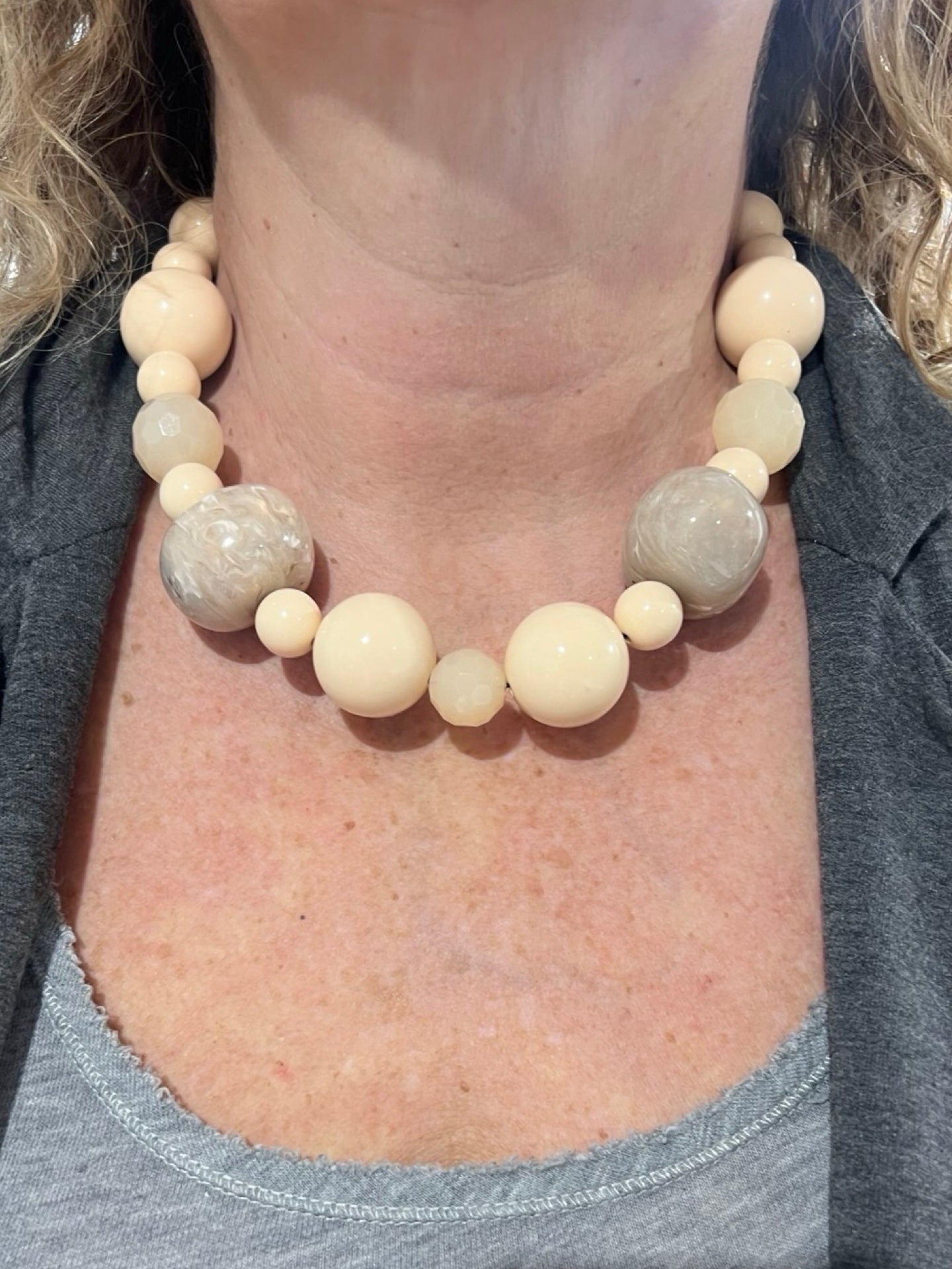 Collar Fabrizio Marcantelli Bolas Alternadas Crudo y Piedra